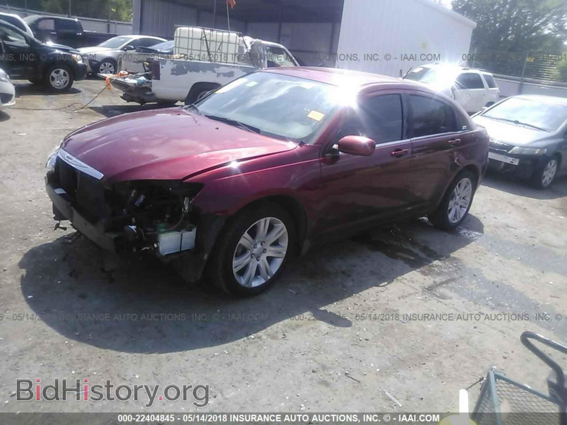 2013 Chrysler 200 - VIN: 1C3CCBBB1DN764693 - Фото 2