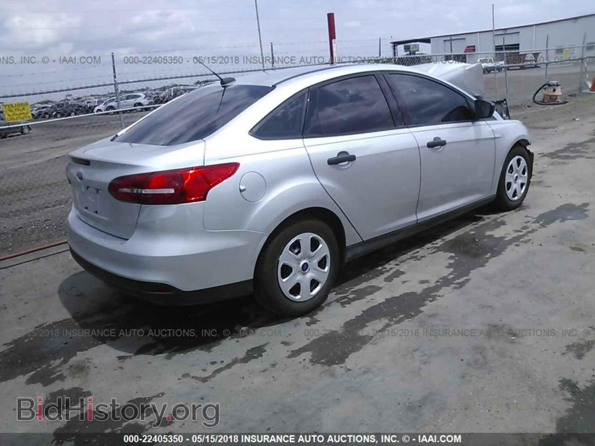 2018 Ford Focus - VIN: 1FADP3E2XJL229803 - Фото 4
