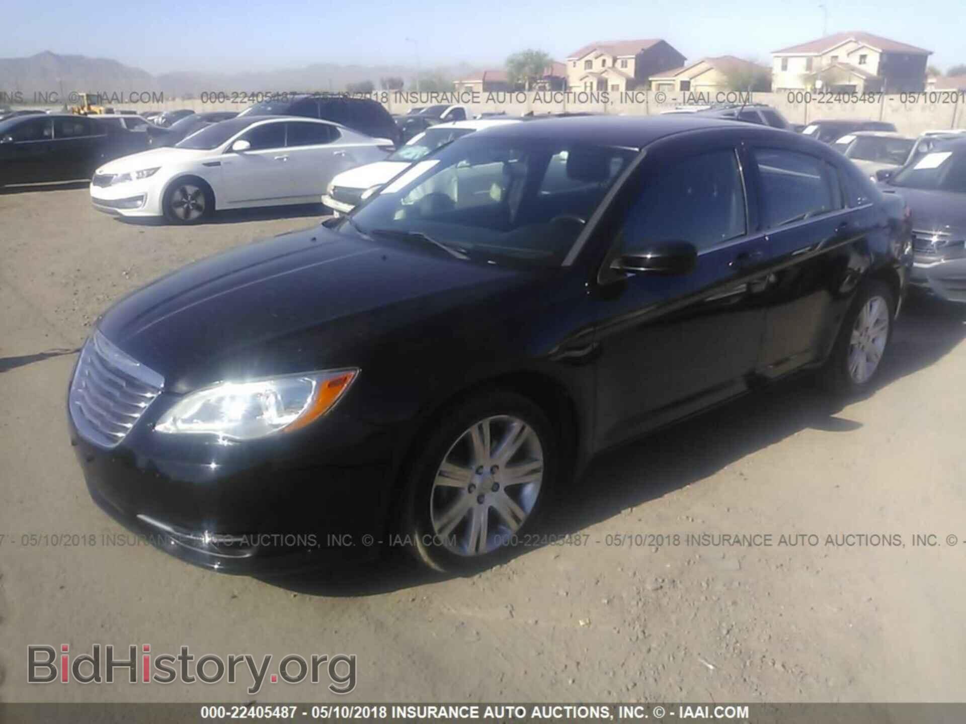 2013 Chrysler 200 - VIN: 1C3CCBBB6DN695886 - Фото 2