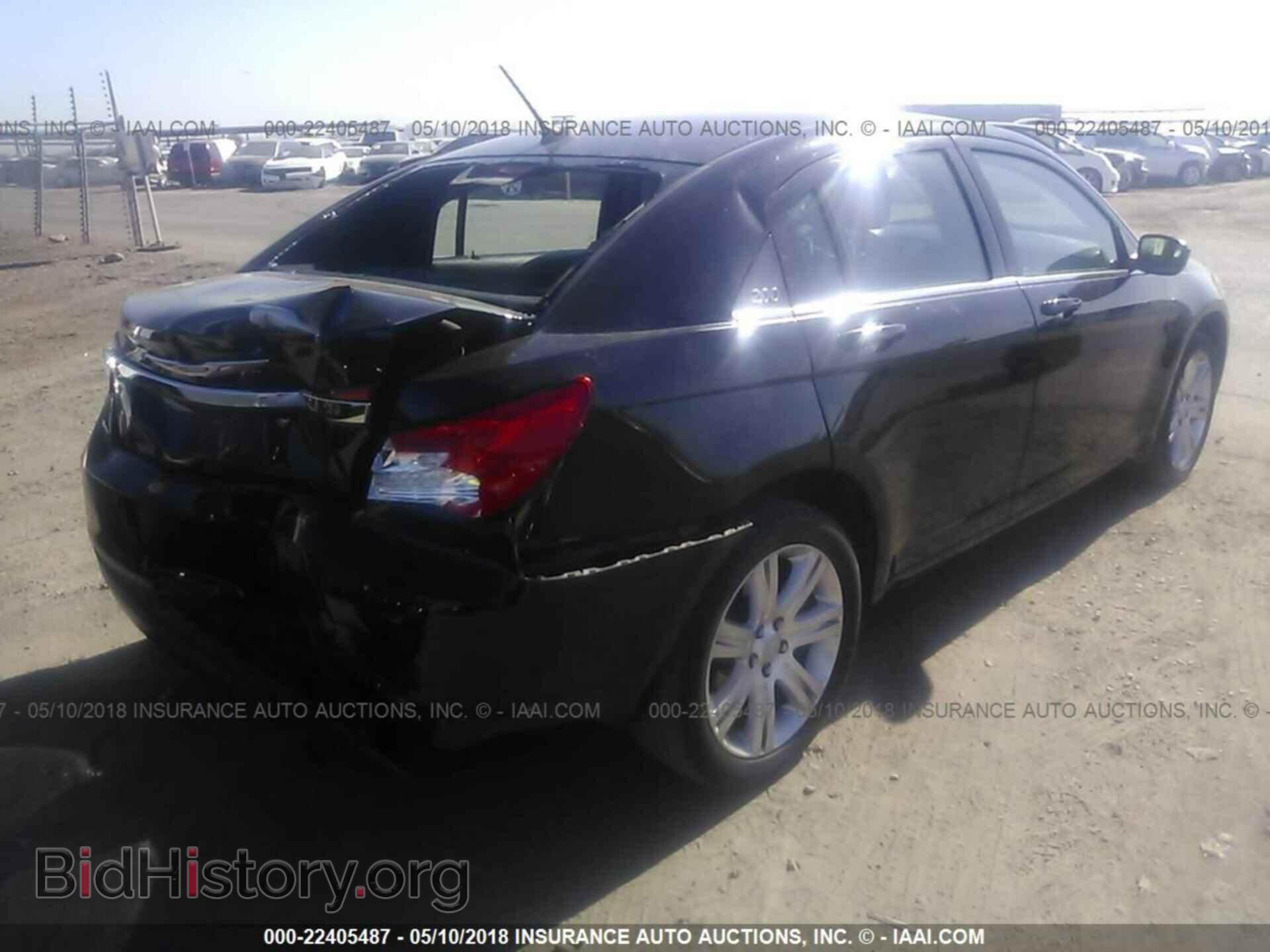 2013 Chrysler 200 - VIN: 1C3CCBBB6DN695886 - Фото 4