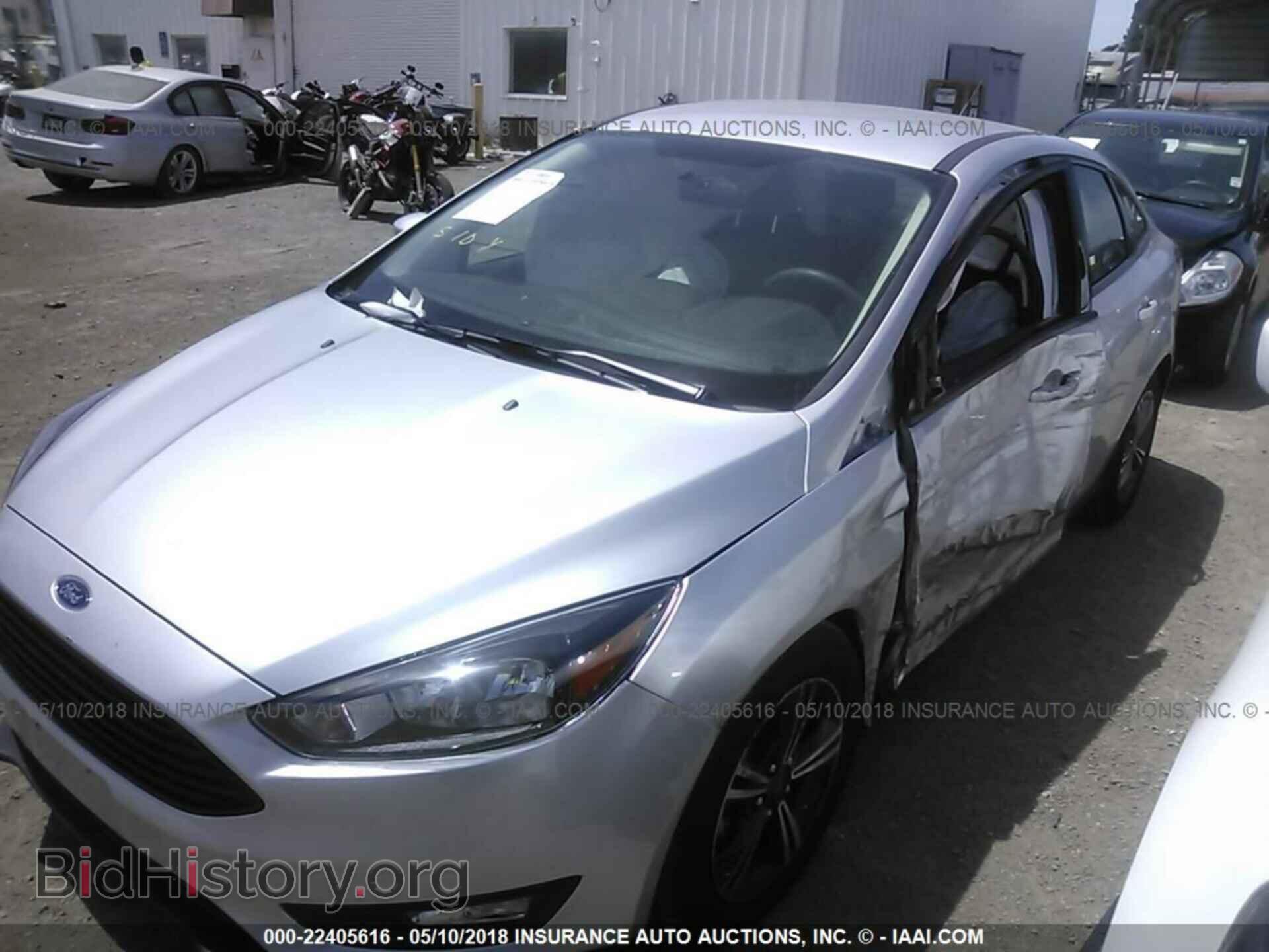 2017 Ford Focus - VIN: 1FADP3FE2HL285186 - Photo 2