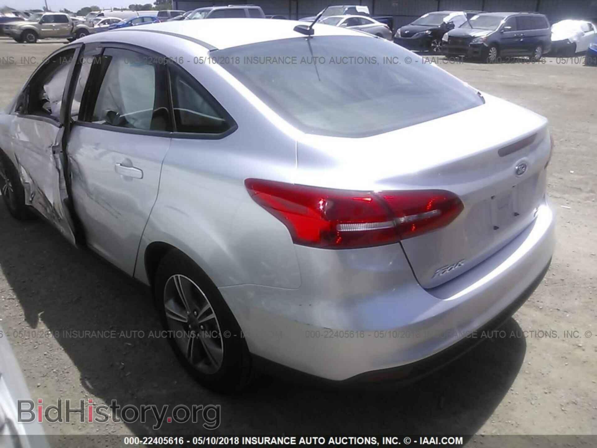 2017 Ford Focus - VIN: 1FADP3FE2HL285186 - Photo 3