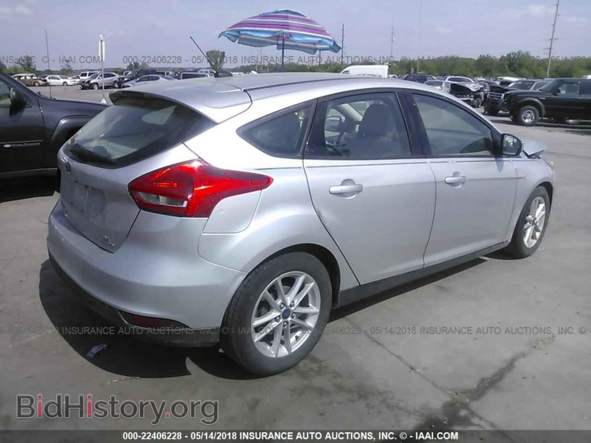 2015 Ford Focus - VIN: 1FADP3K29FL357414 - Photo 4