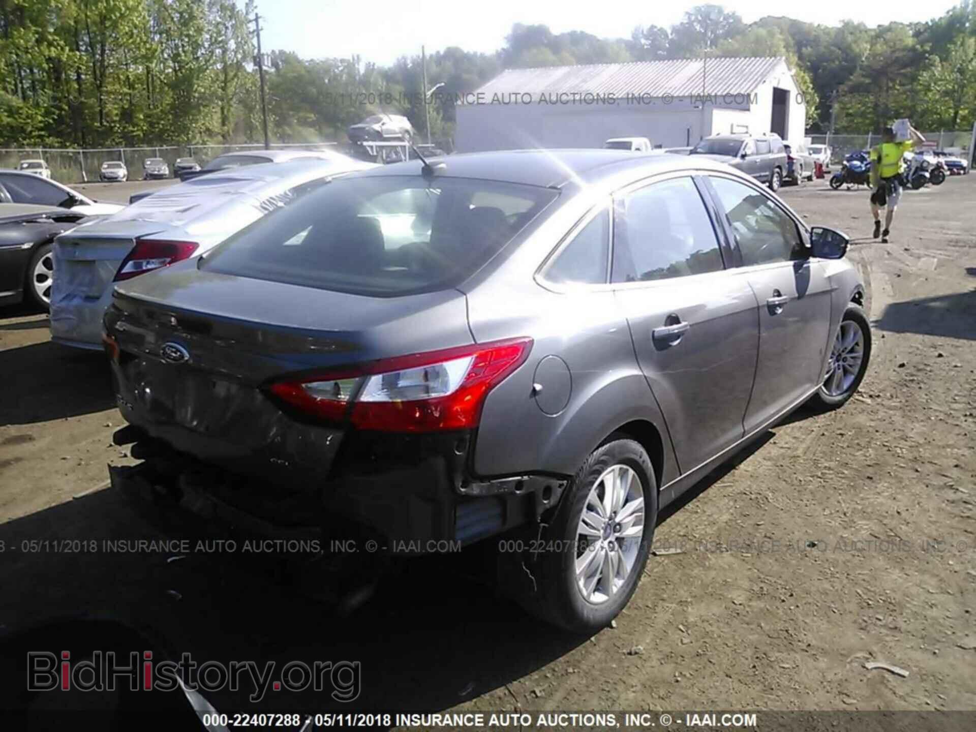 2012 Ford Focus - VIN: 1FAHP3H29CL473605 - Photo 4