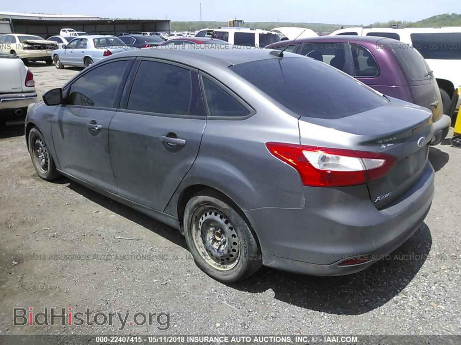 2012 Ford Focus - VIN: 1FAHP3F27CL186492 - Photo 3
