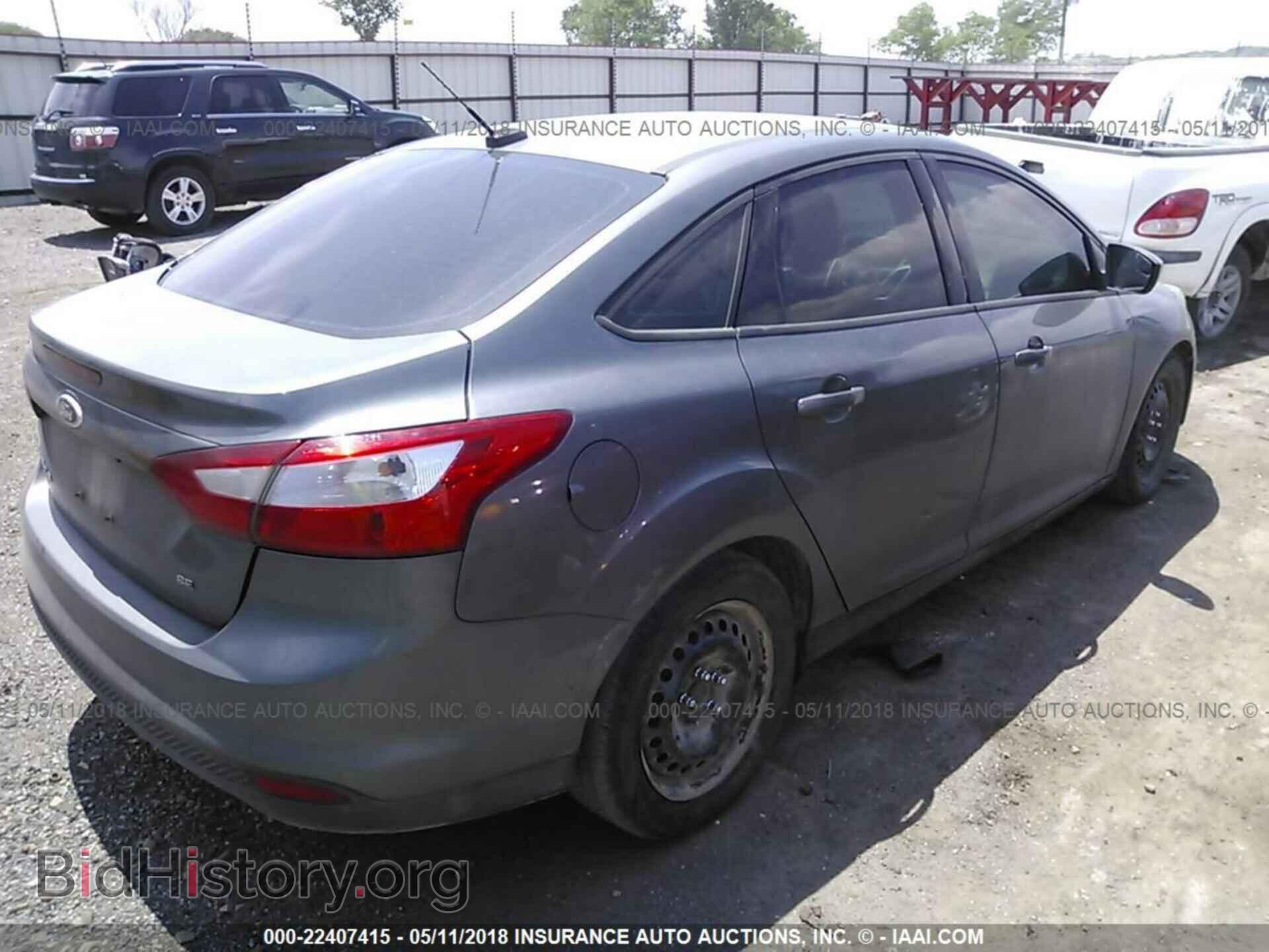 2012 Ford Focus - VIN: 1FAHP3F27CL186492 - Photo 4