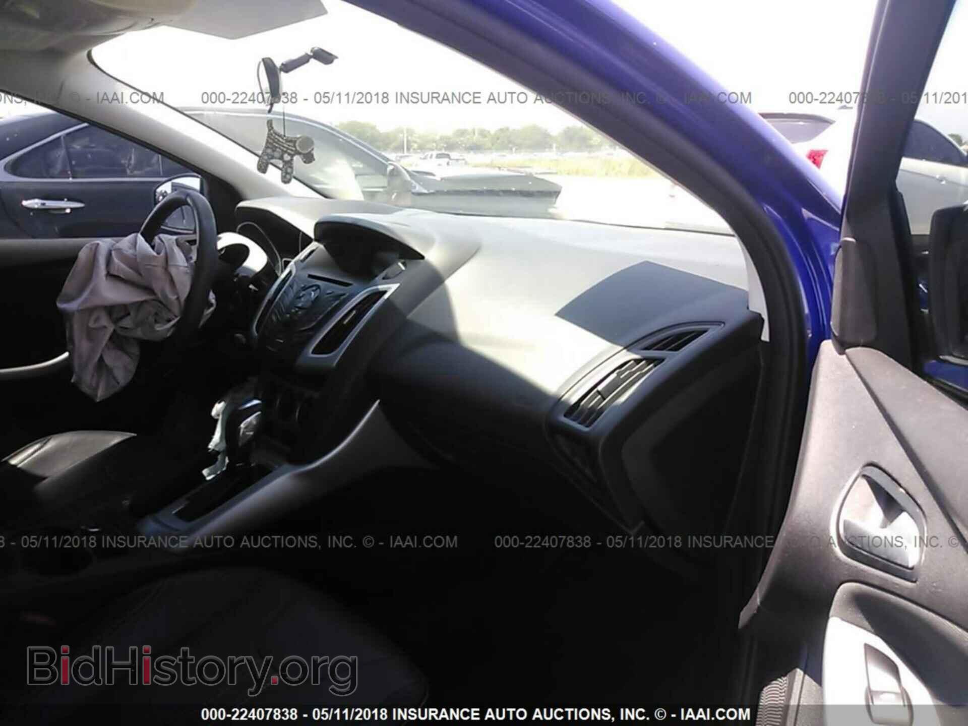 2014 Ford Focus - VIN: 1FADP3F21EL324805 - Photo 5