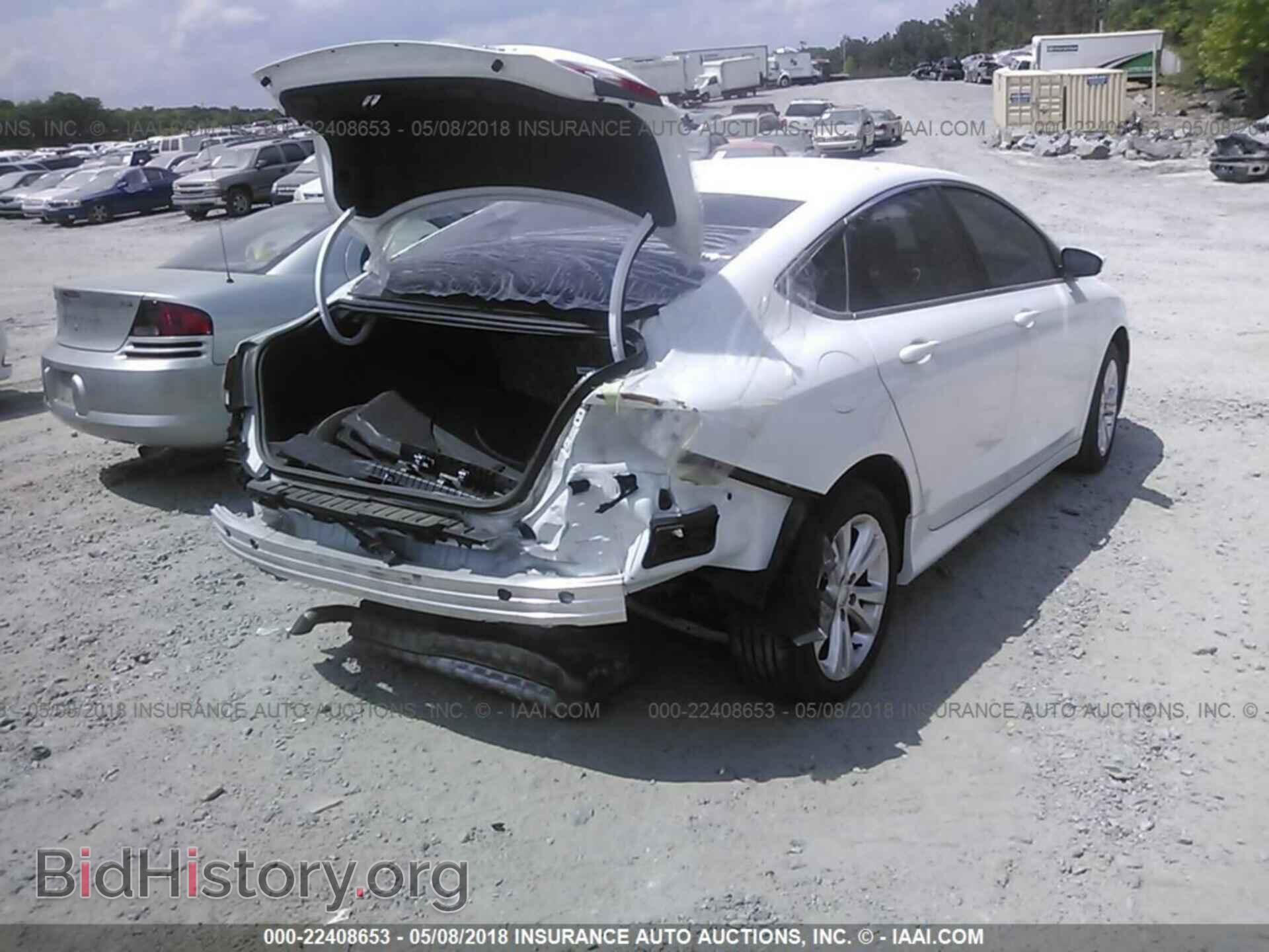 2015 Chrysler 200 - VIN: 1C3CCCAB7FN637358 - Photo 4