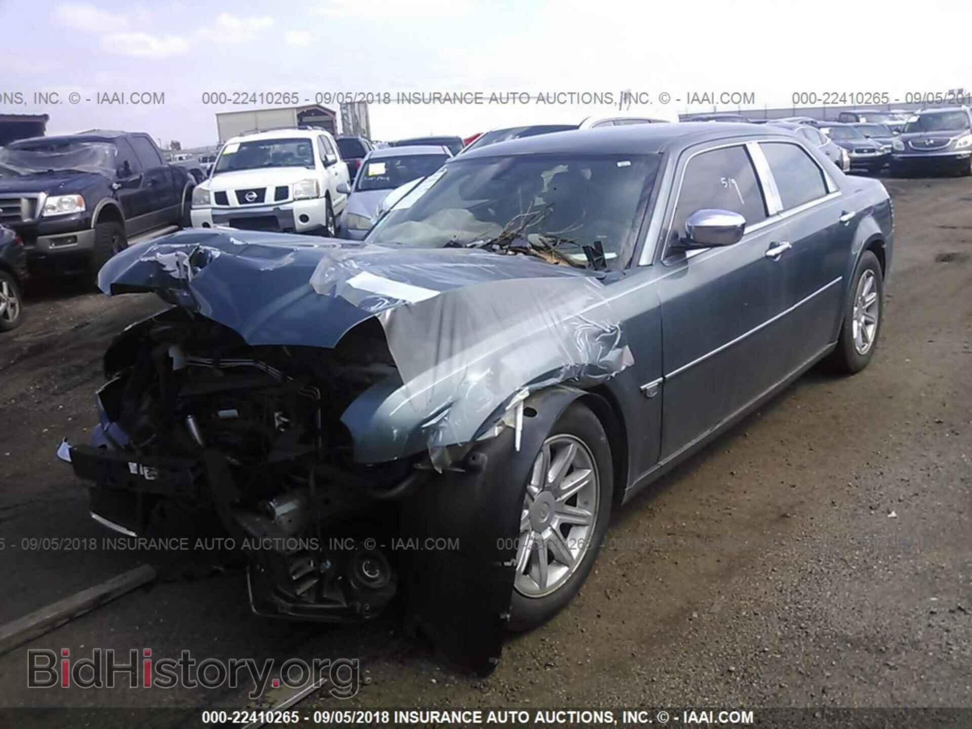 2006 CHRYSLER 300C - VIN: 2C3KA63H66H473601 - Фото 2