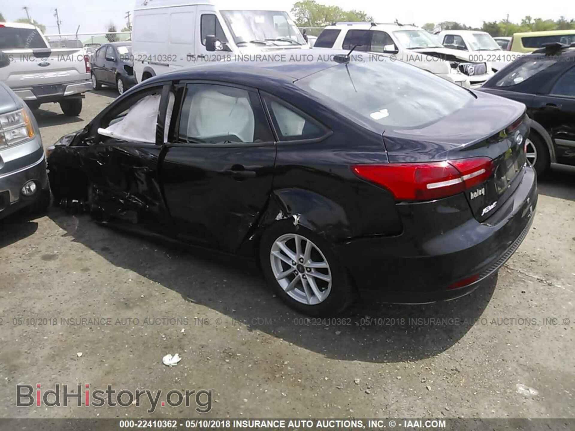 2017 Ford Focus - VIN: 1FADP3F21HL252525 - Photo 3