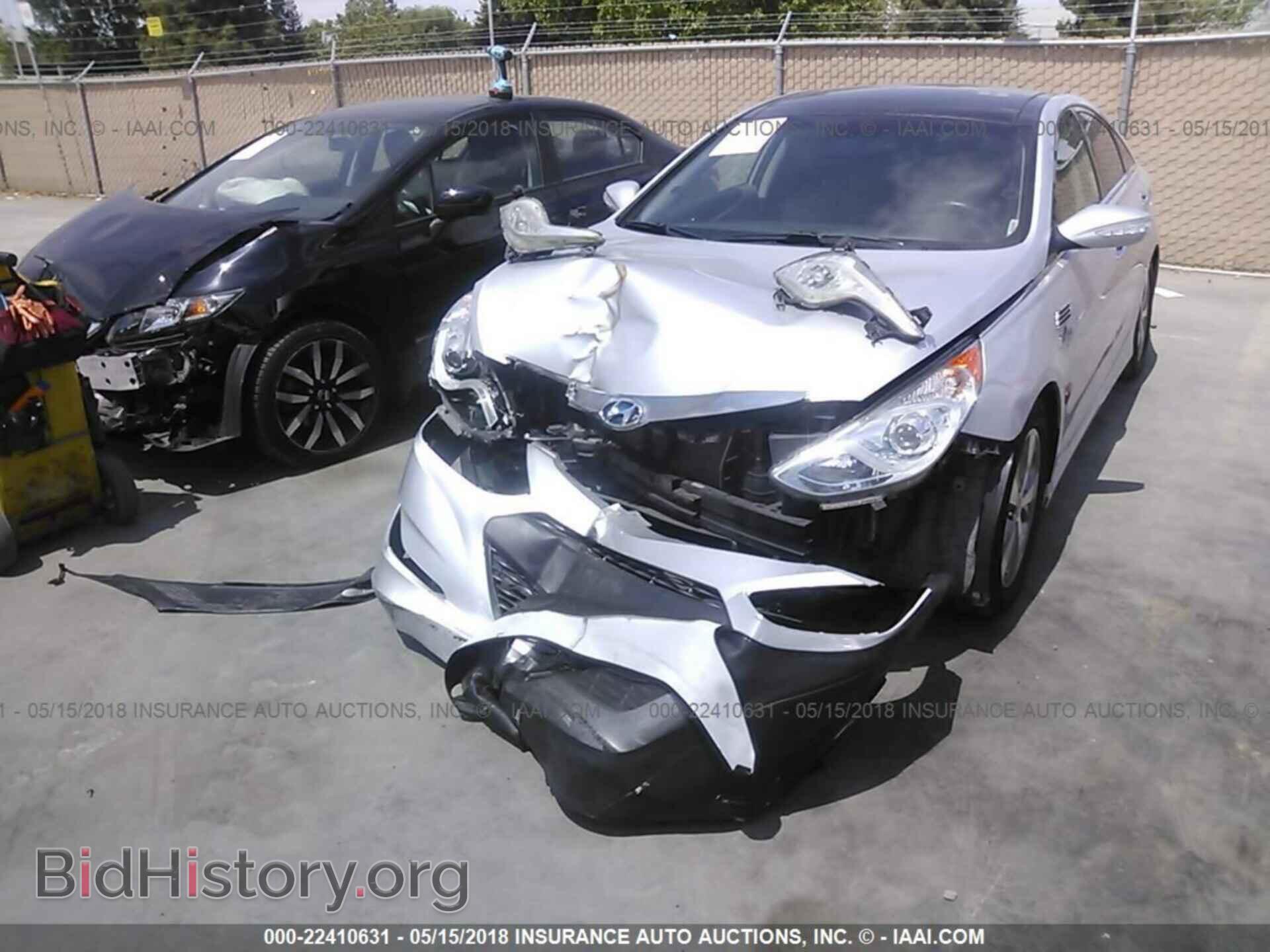 2012 Hyundai Sonata - VIN: KMHEC4A41CA063155 - Photo 2