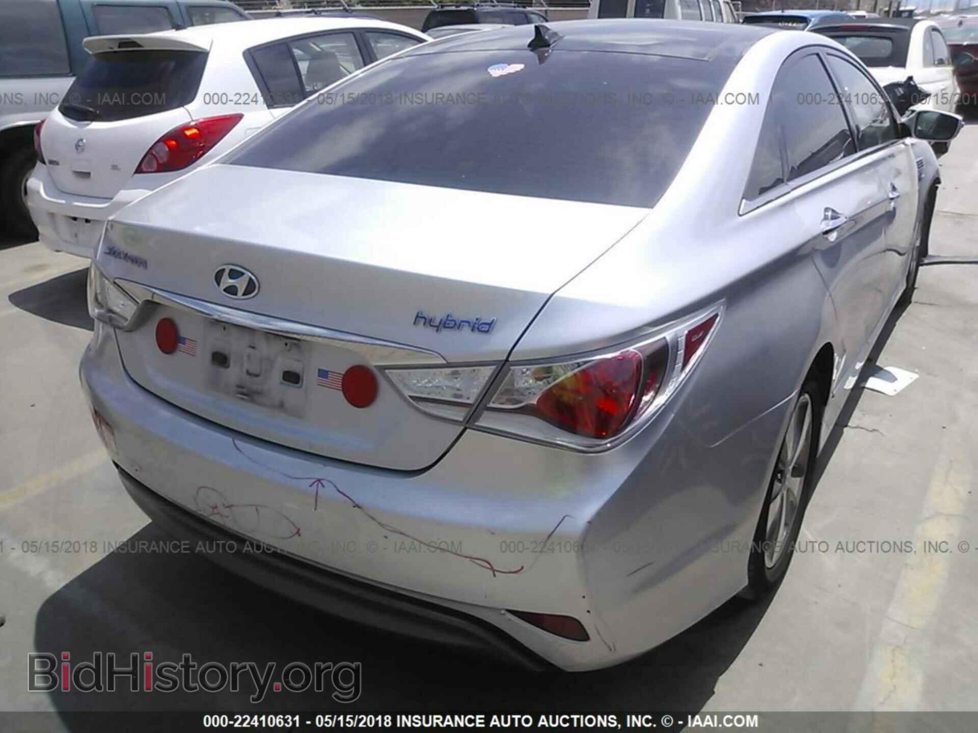 2012 Hyundai Sonata - VIN: KMHEC4A41CA063155 - Photo 4
