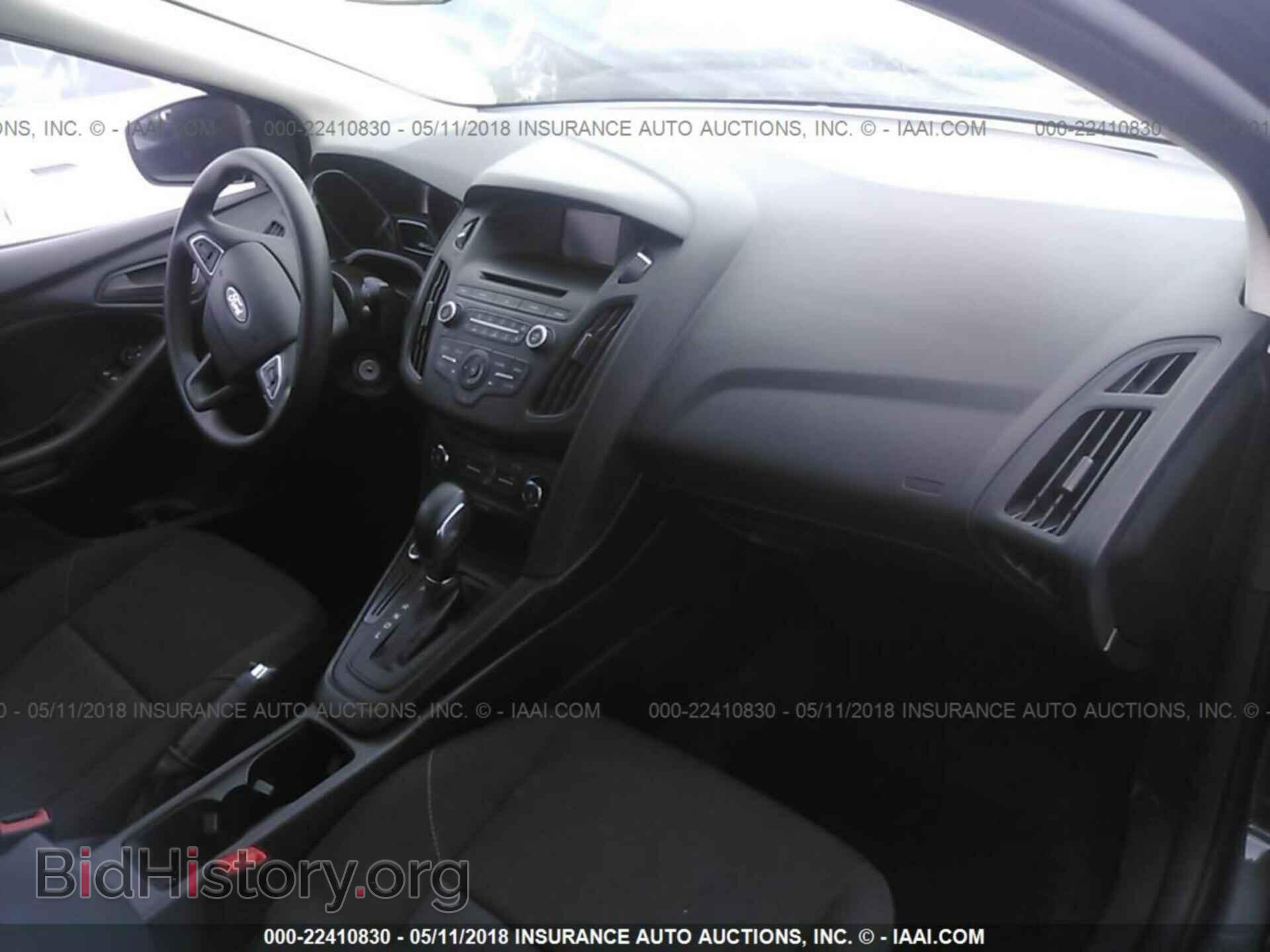 2017 Ford Focus - VIN: 1FADP3E24HL344083 - Photo 5