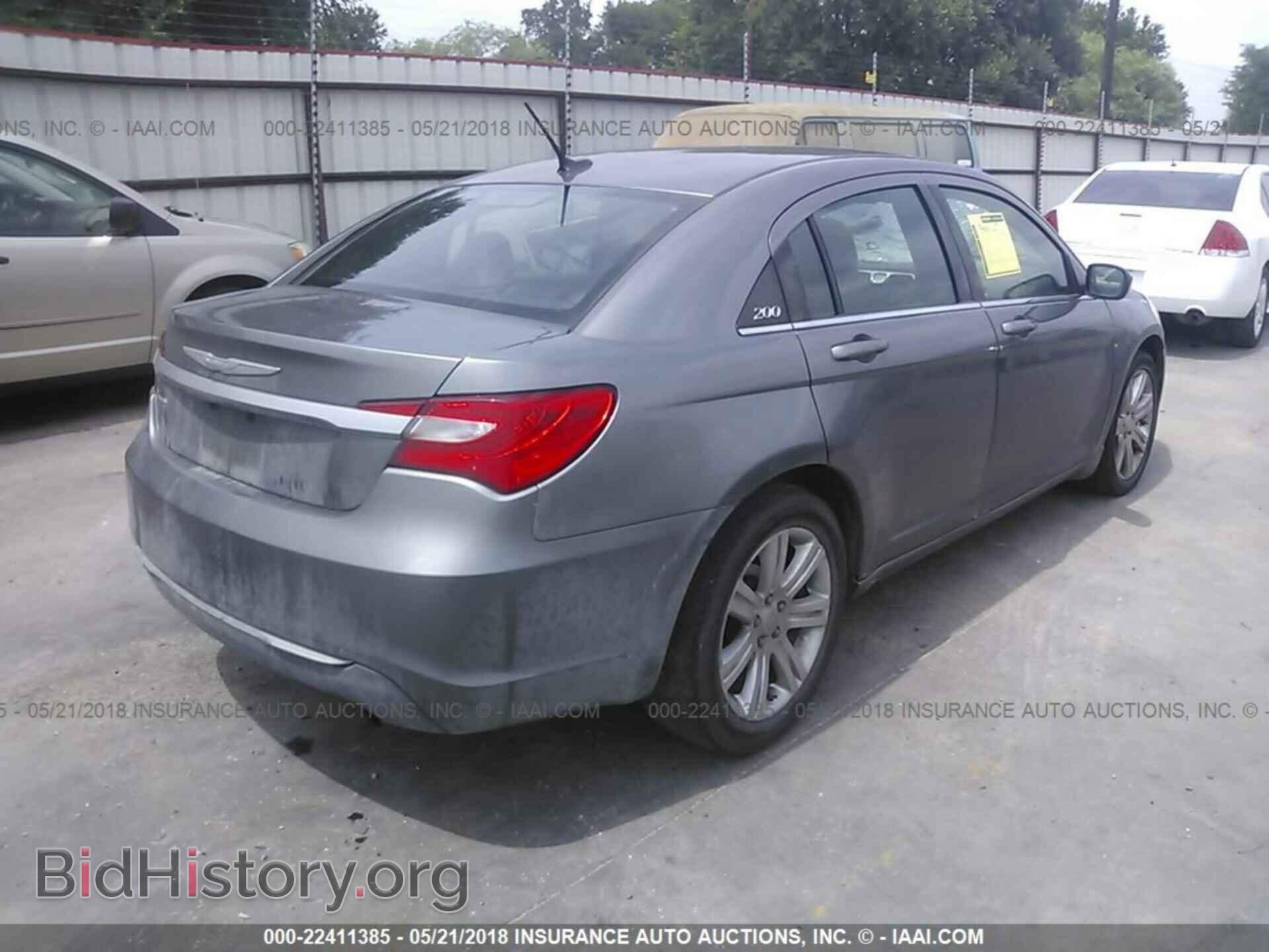 2013 Chrysler 200 - VIN: 1C3CCBBB0DN743561 - Photo 4