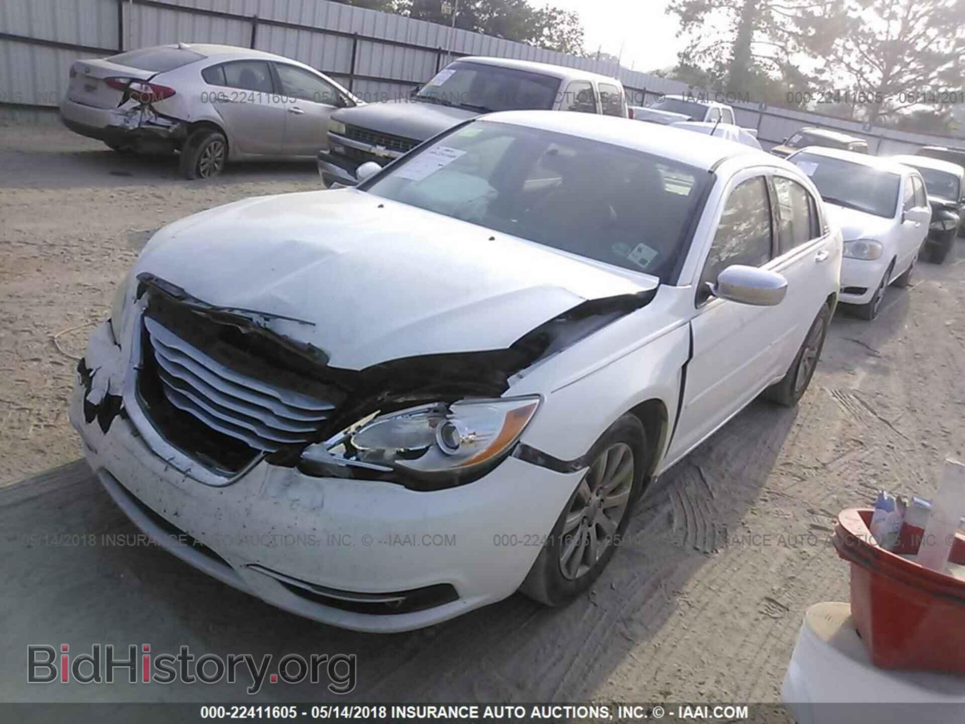 2013 Chrysler 200 - VIN: 1C3CCBCG9DN559004 - Фото 2