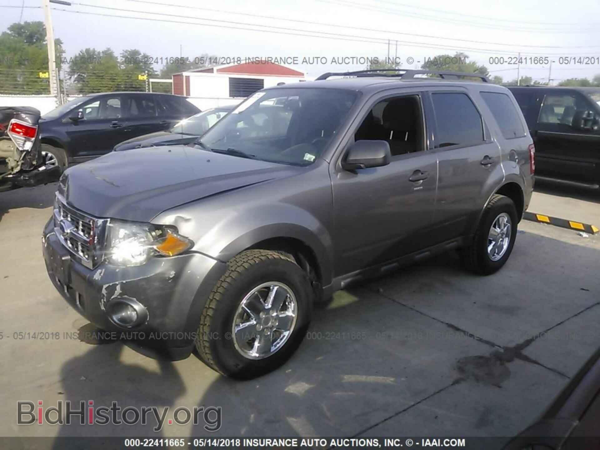 2012 Ford Escape - VIN: 1FMCU0DG0CKA82700 - Photo 2