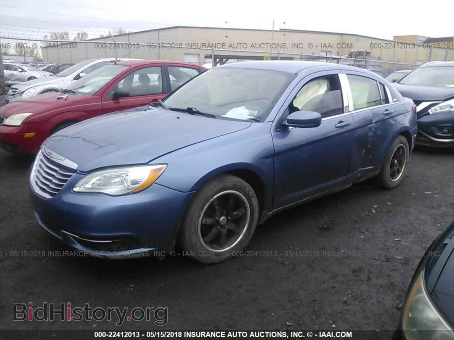 2011 Chrysler 200 - VIN: 1C3BC4FB8BN533403 - Photo 2