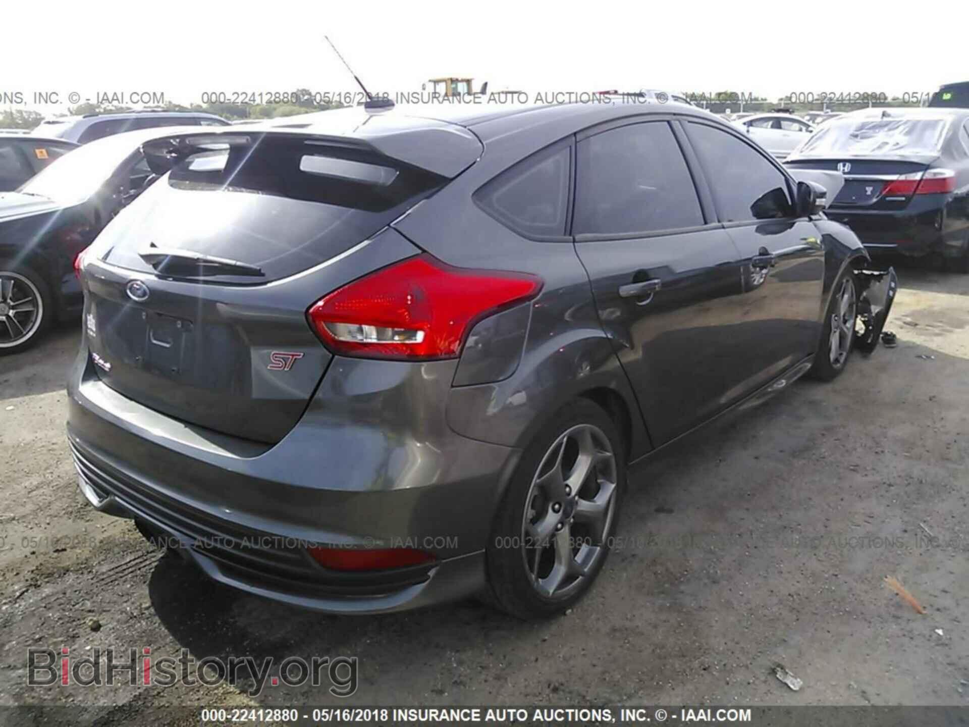 2017 Ford Focus - VIN: 1FADP3L92HL257749 - Photo 4