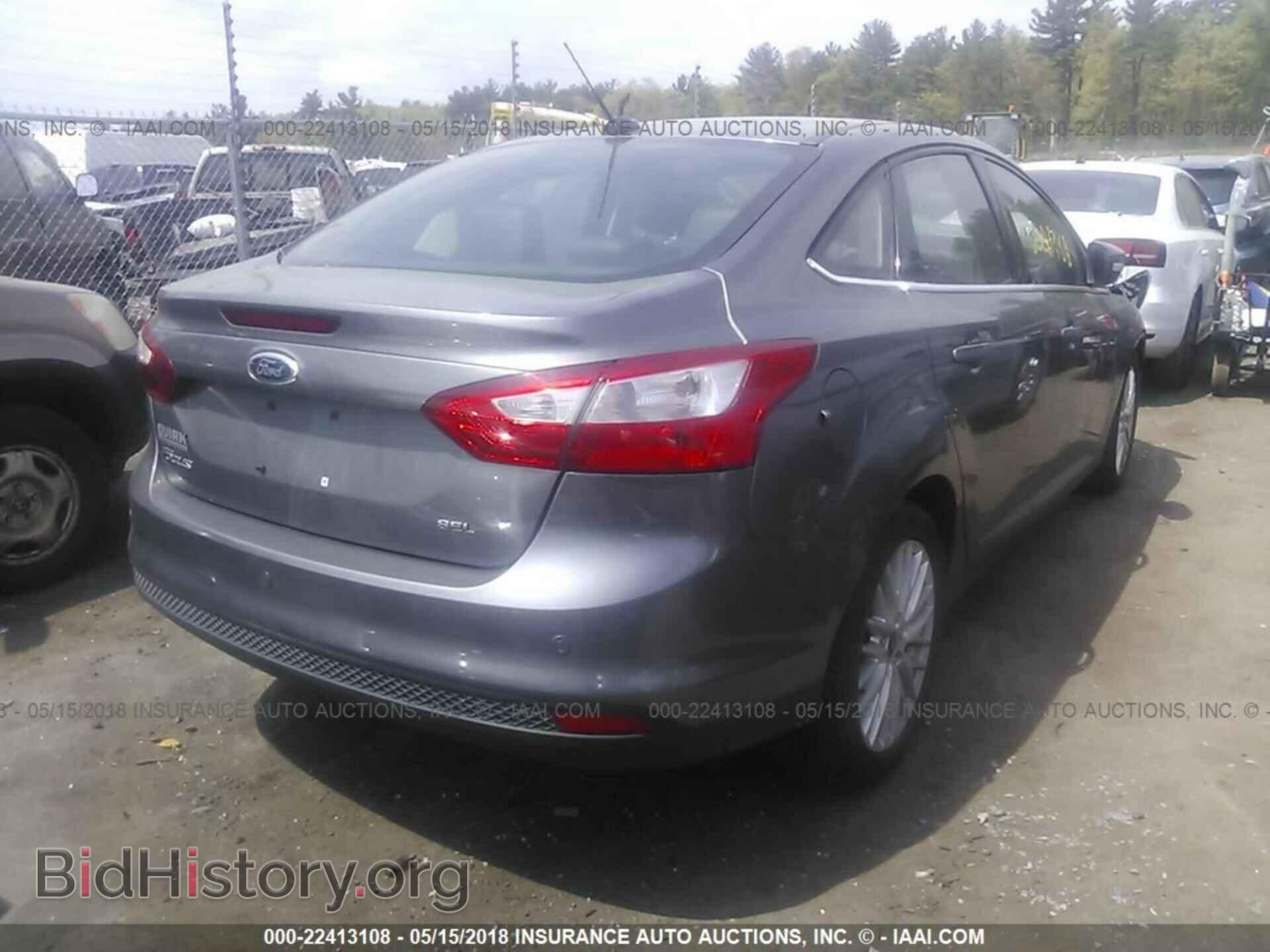 2012 Ford Focus - VIN: 1FAHP3H22CL176238 - Photo 4