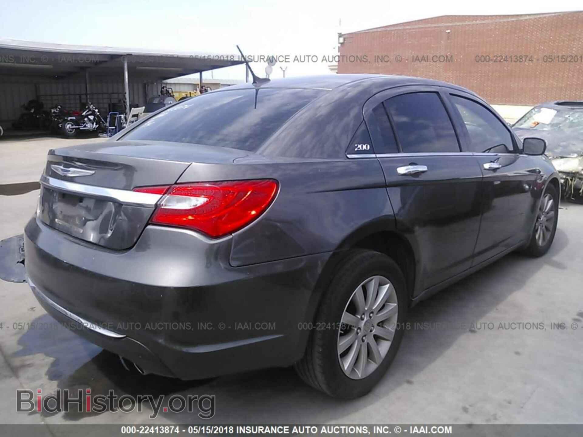 2014 Chrysler 200 - VIN: 1C3CCBCG2EN185675 - Photo 4