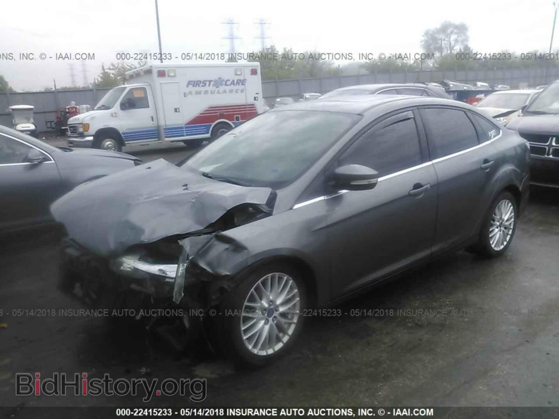 2012 Ford Focus - VIN: 1FAHP3H28CL111359 - Фото 2