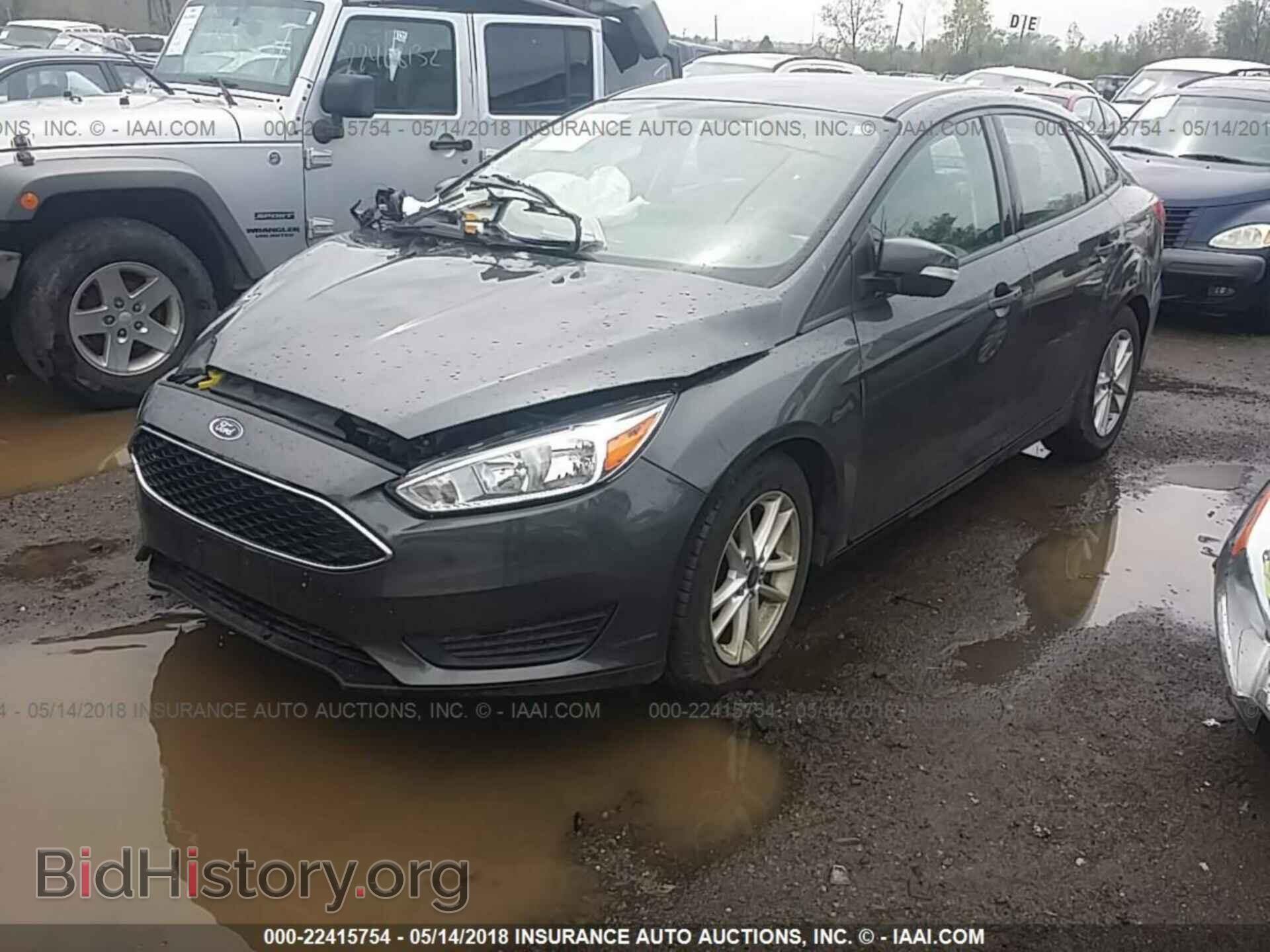 2016 Ford Focus - VIN: 1FADP3F25GL394178 - Фото 2