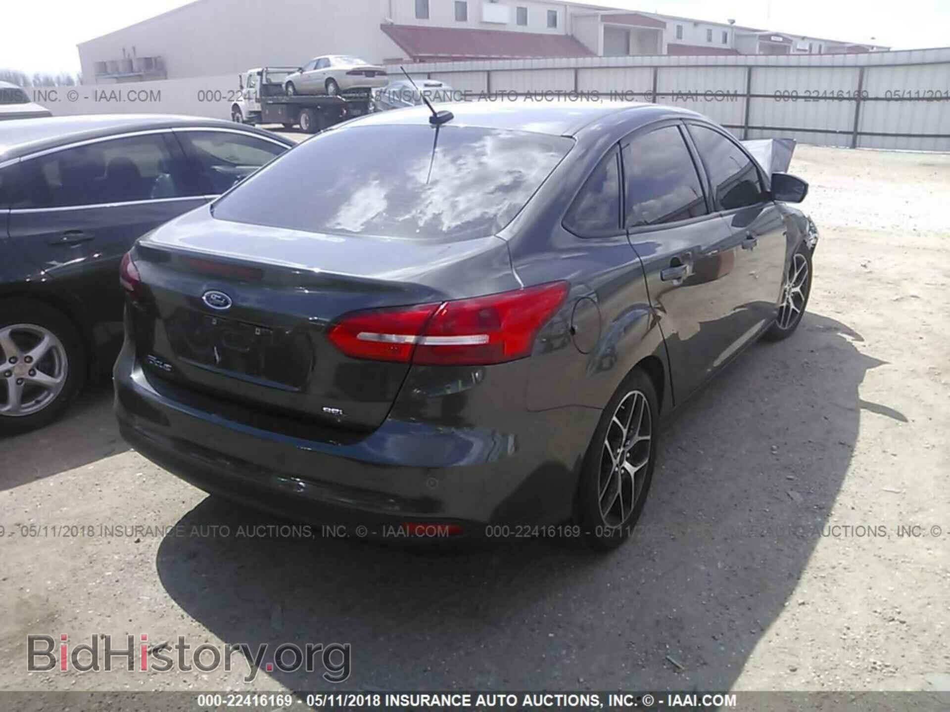 2017 Ford Focus - VIN: 1FADP3H21HL254238 - Photo 4