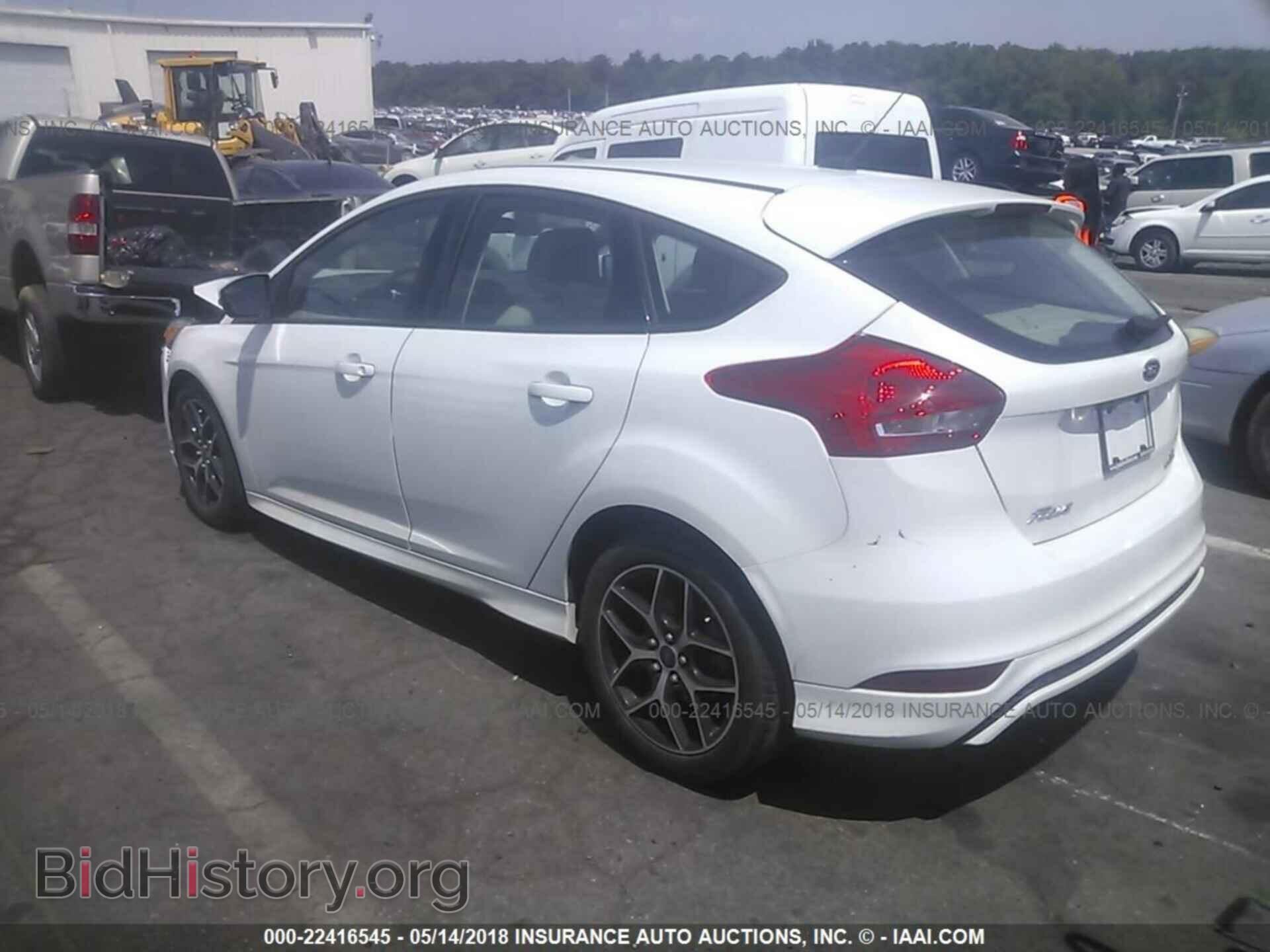 2015 Ford Focus - VIN: 1FADP3K28FL209187 - Photo 3