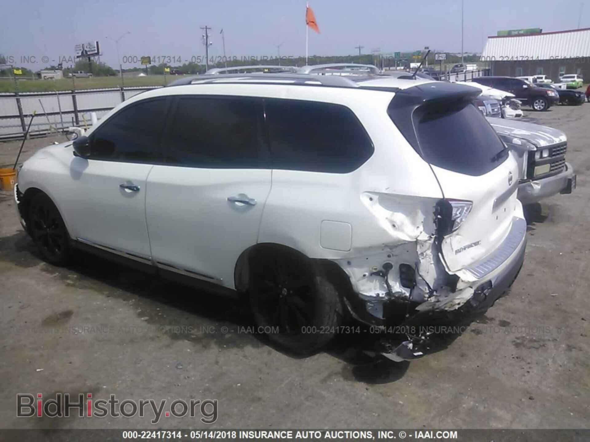 2017 Nissan Pathfinder - VIN: 5N1DR2MM3HC698075 - Фото 3