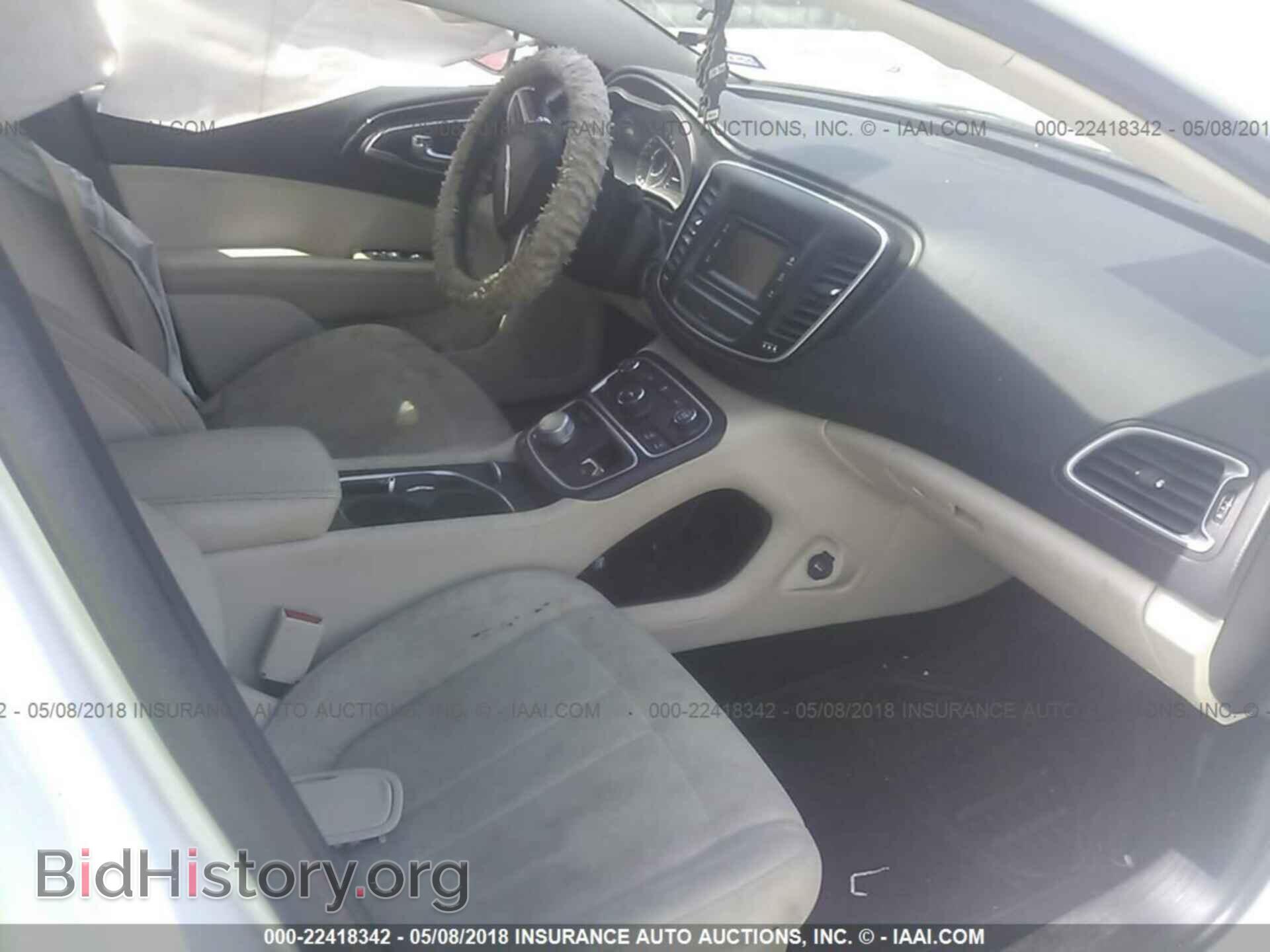 2015 Chrysler 200 - VIN: 1C3CCCAB5FN532138 - Photo 5