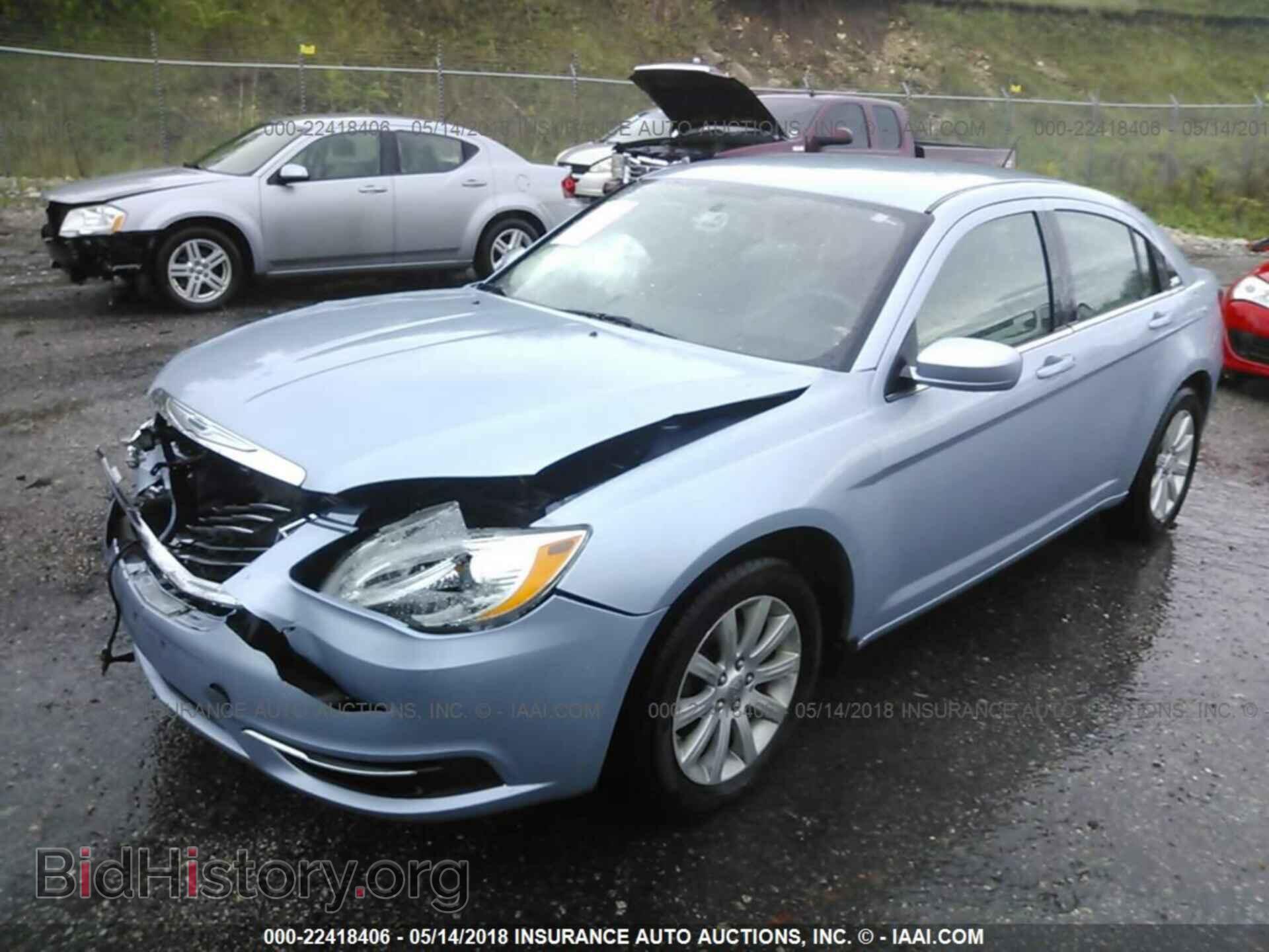 2013 Chrysler 200 - VIN: 1C3CCBBB3DN575639 - Фото 2