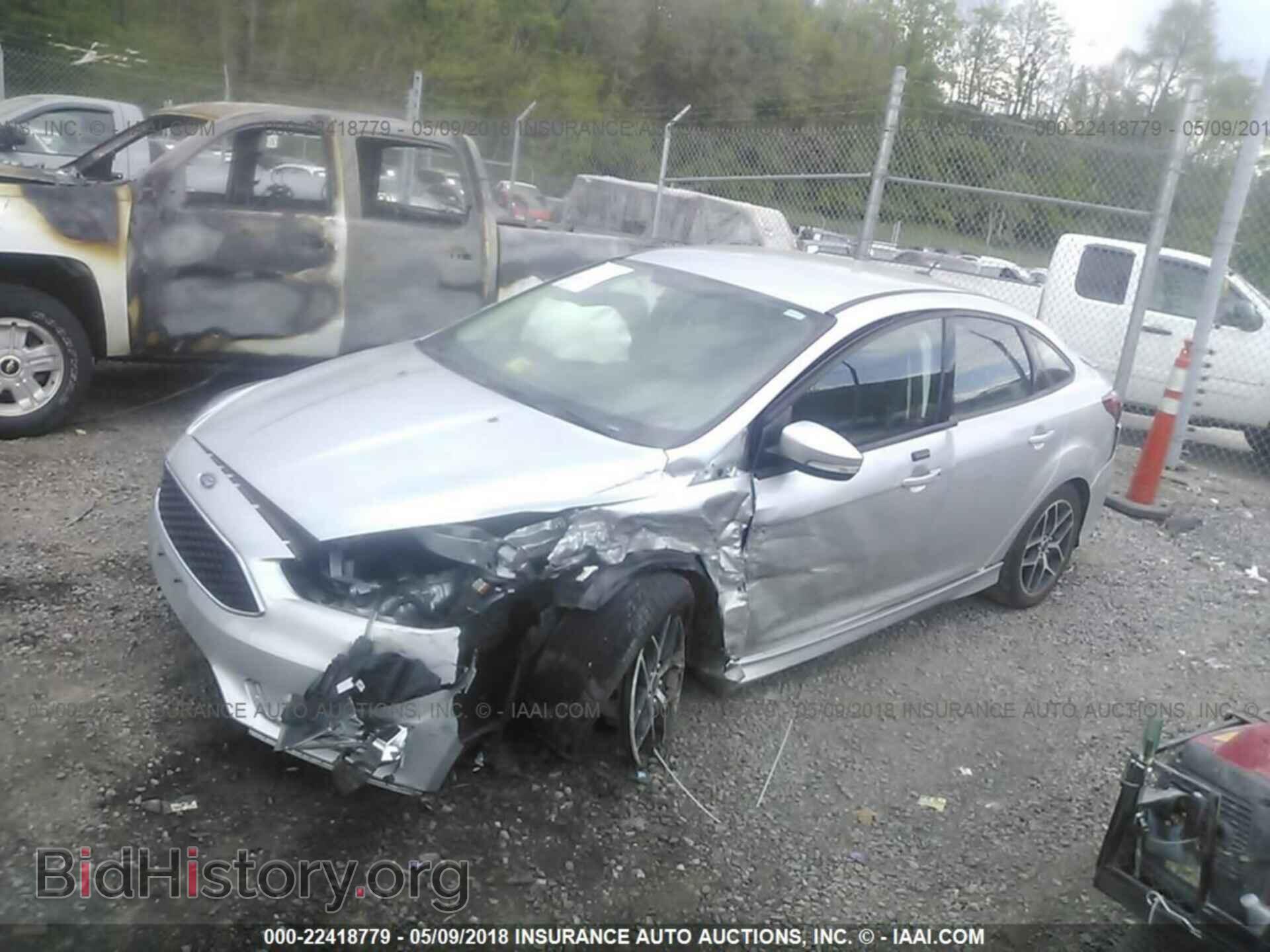 2016 Ford Focus - VIN: 1FADP3F20GL328511 - Фото 2