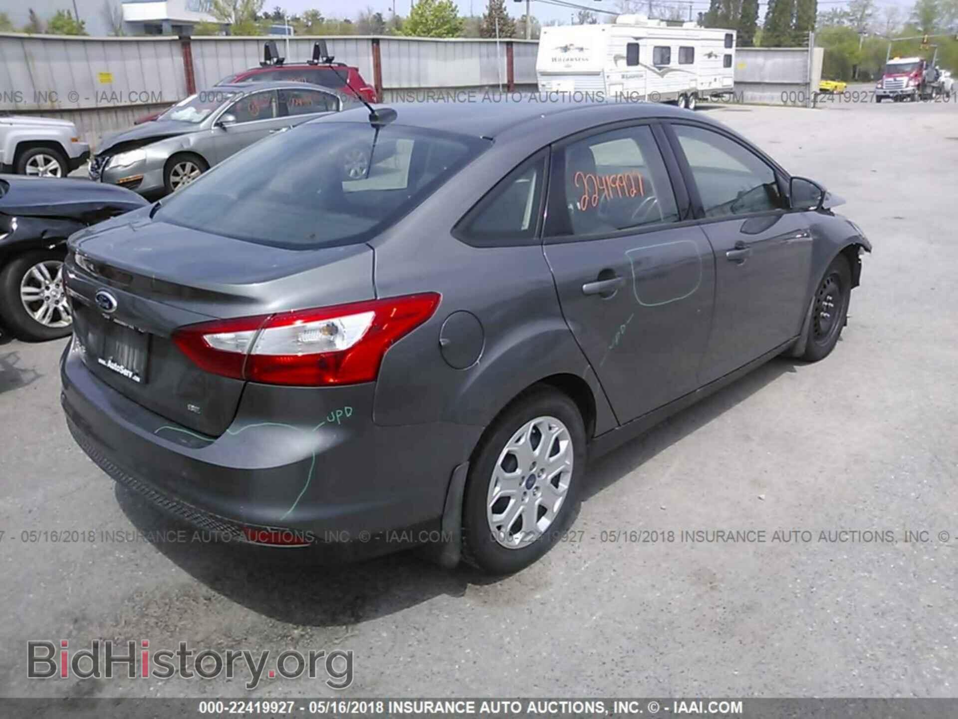 2012 Ford Focus - VIN: 1FAHP3F26CL351349 - Photo 4