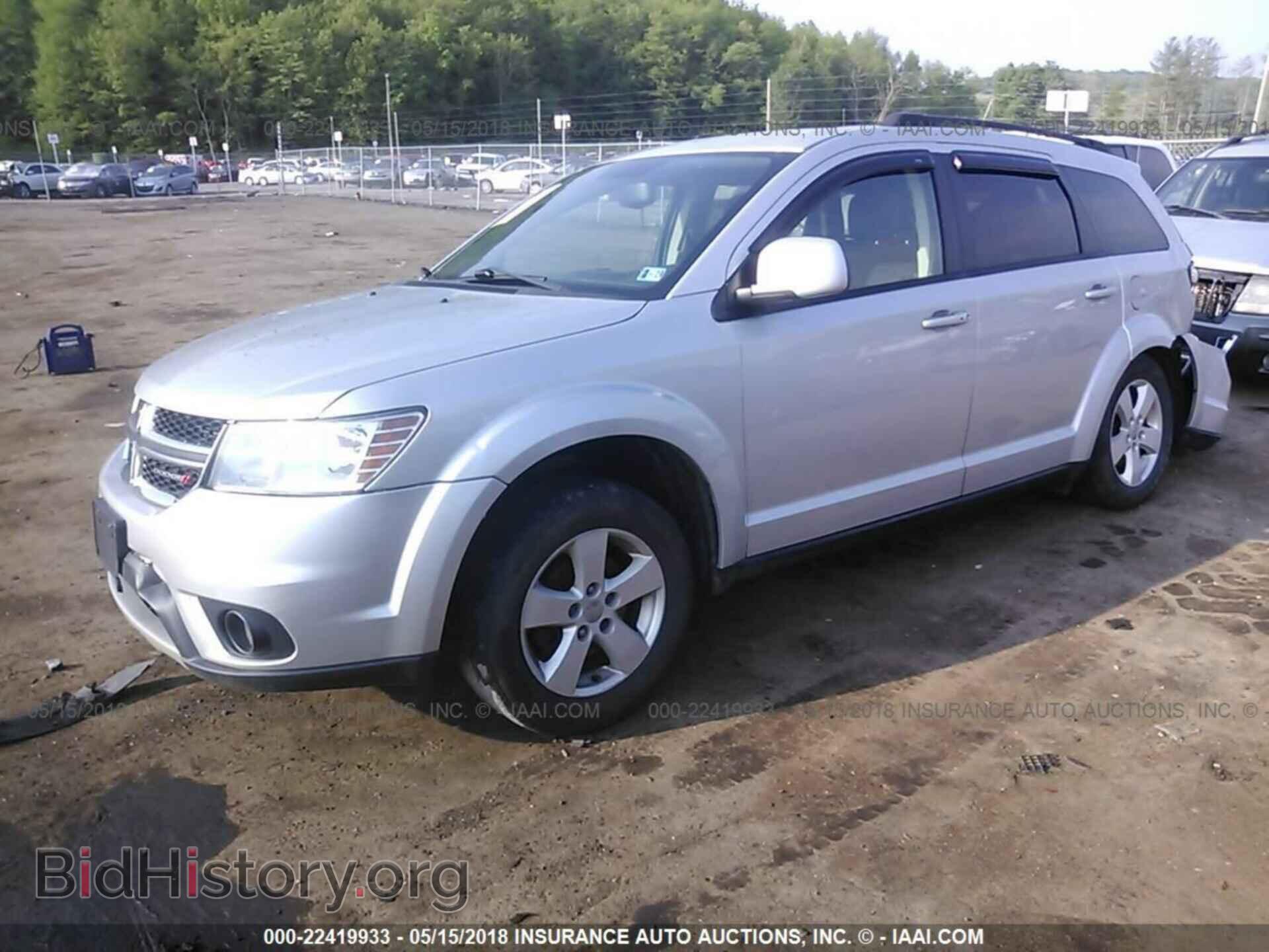 2011 Dodge Journey - VIN: 3D4PH1FG0BT548252 - Photo 2