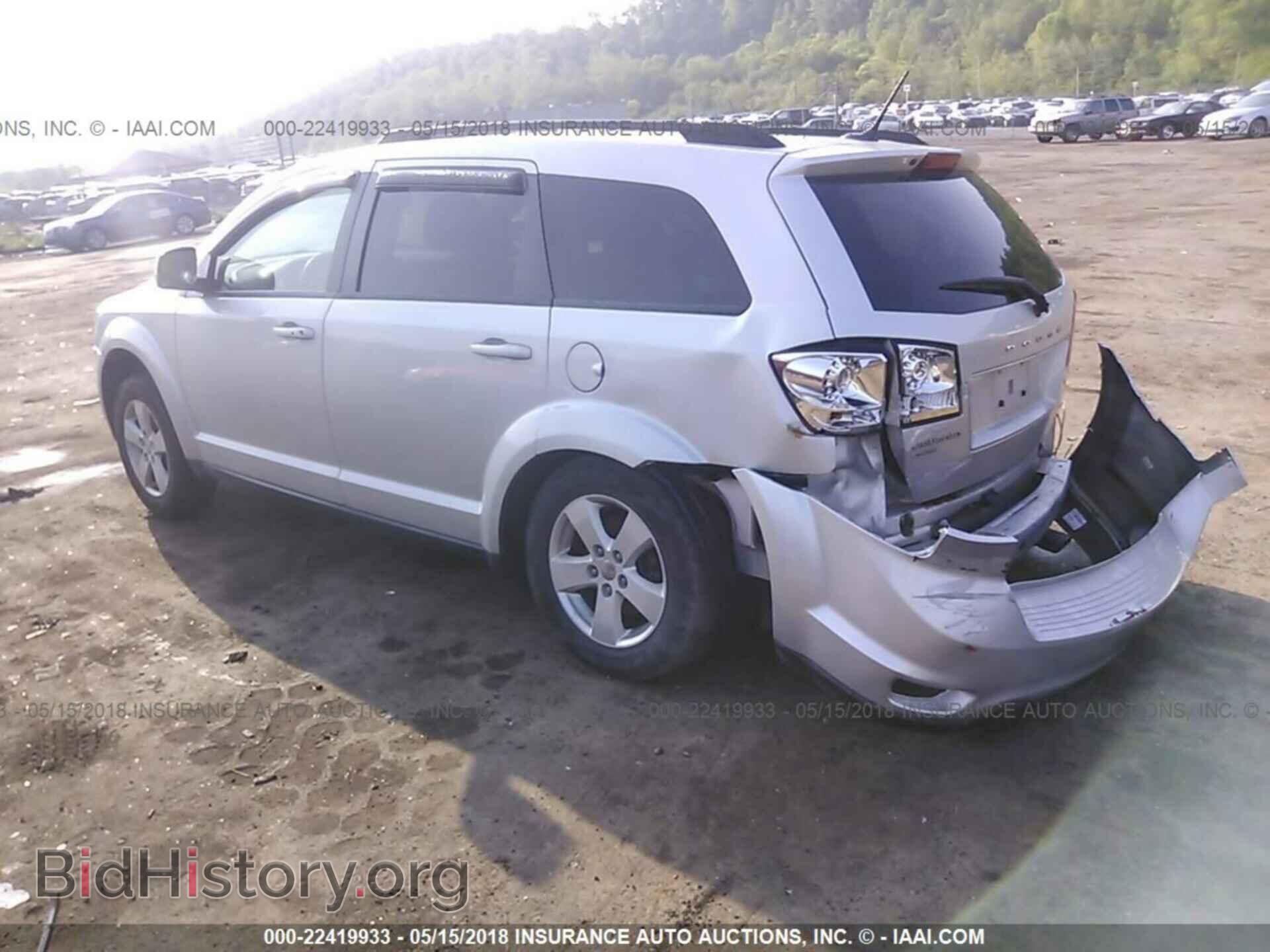 2011 Dodge Journey - VIN: 3D4PH1FG0BT548252 - Photo 3