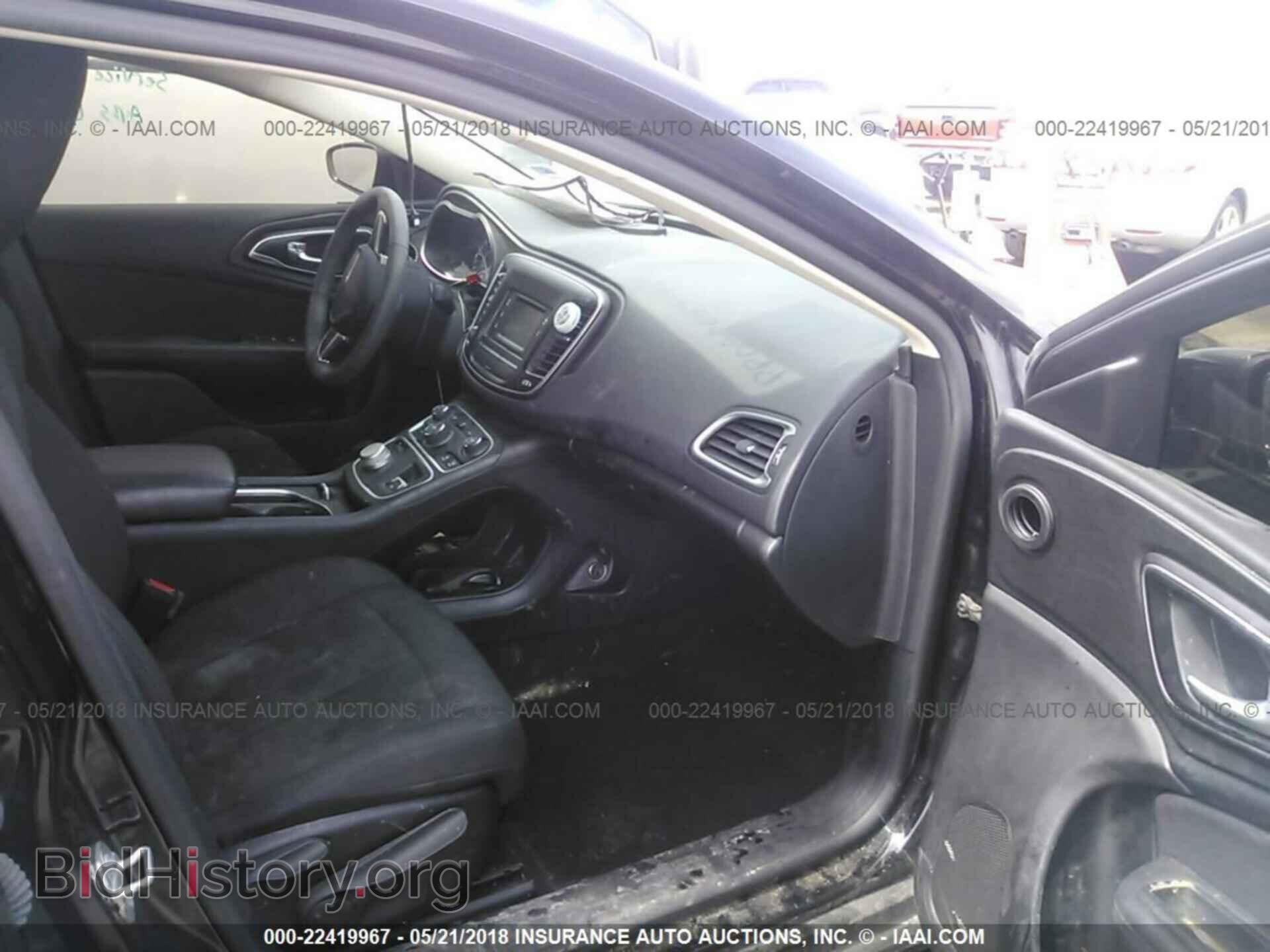2016 Chrysler 200 - VIN: 1C3CCCAB9GN132651 - Photo 5