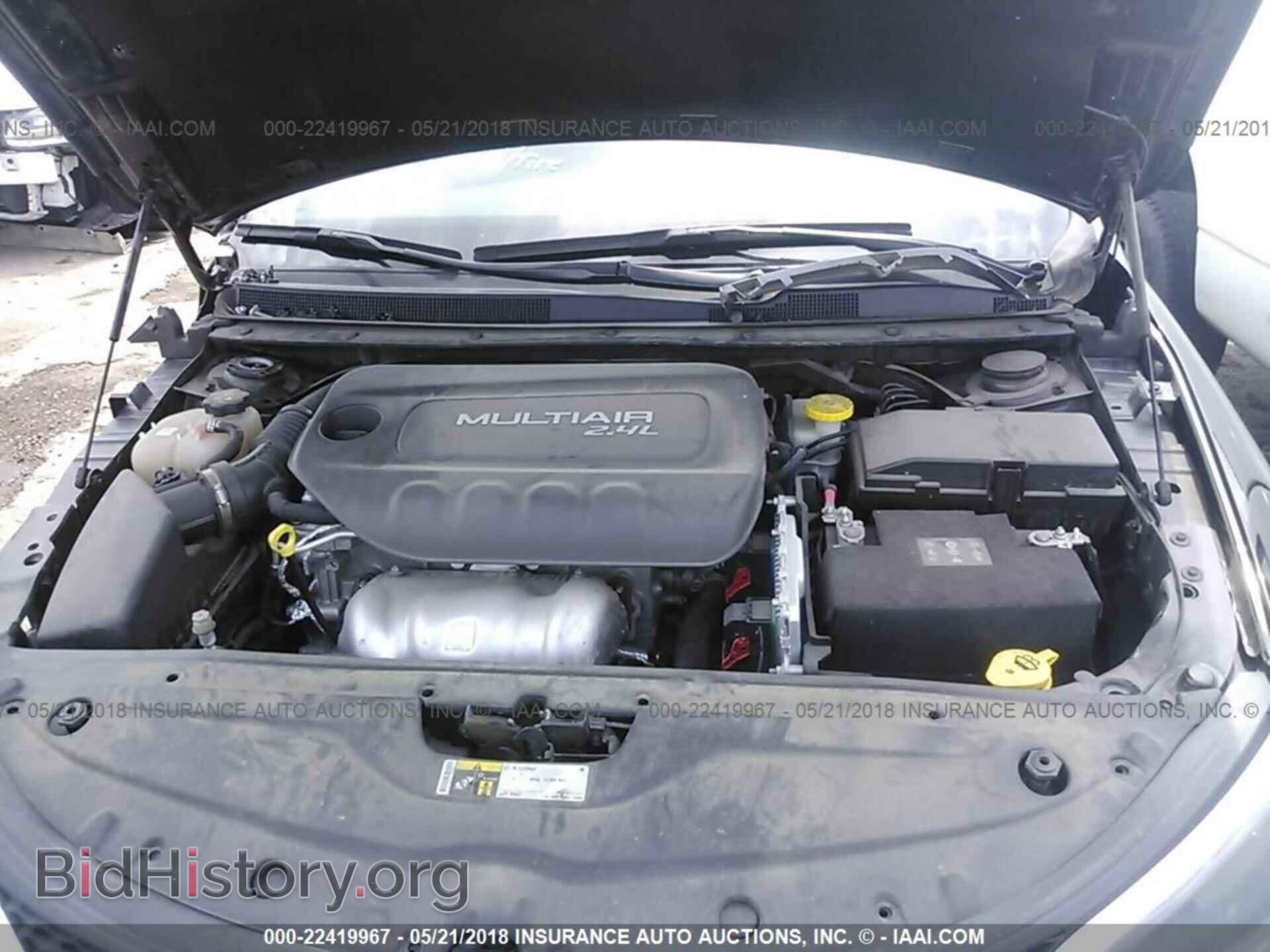 2016 Chrysler 200 - VIN: 1C3CCCAB9GN132651 - Photo 10