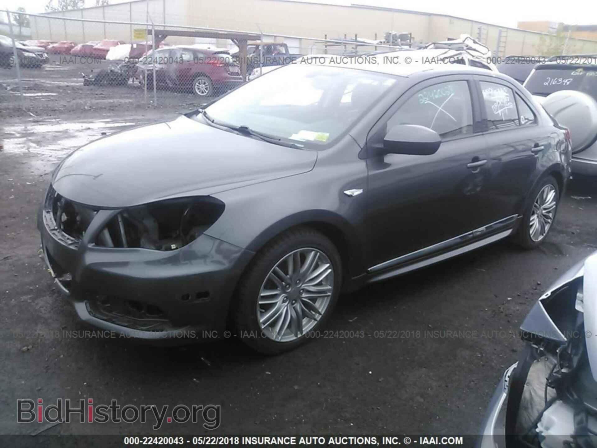 2013 Suzuki Kizashi - VIN: JS2RF9A84D6100058 - Photo 2
