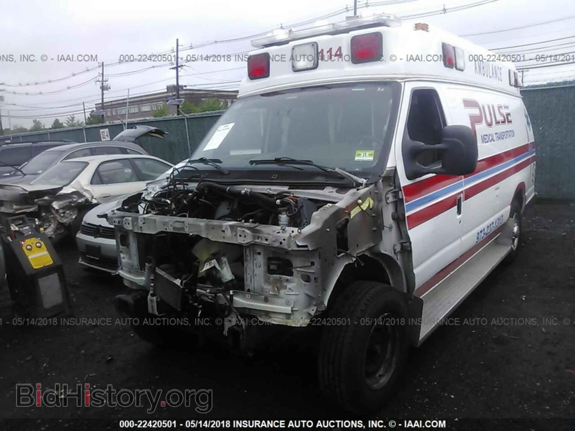 2011 Ford Econoline - VIN: 1FDSS3ES1BDB31993 - Фото 2
