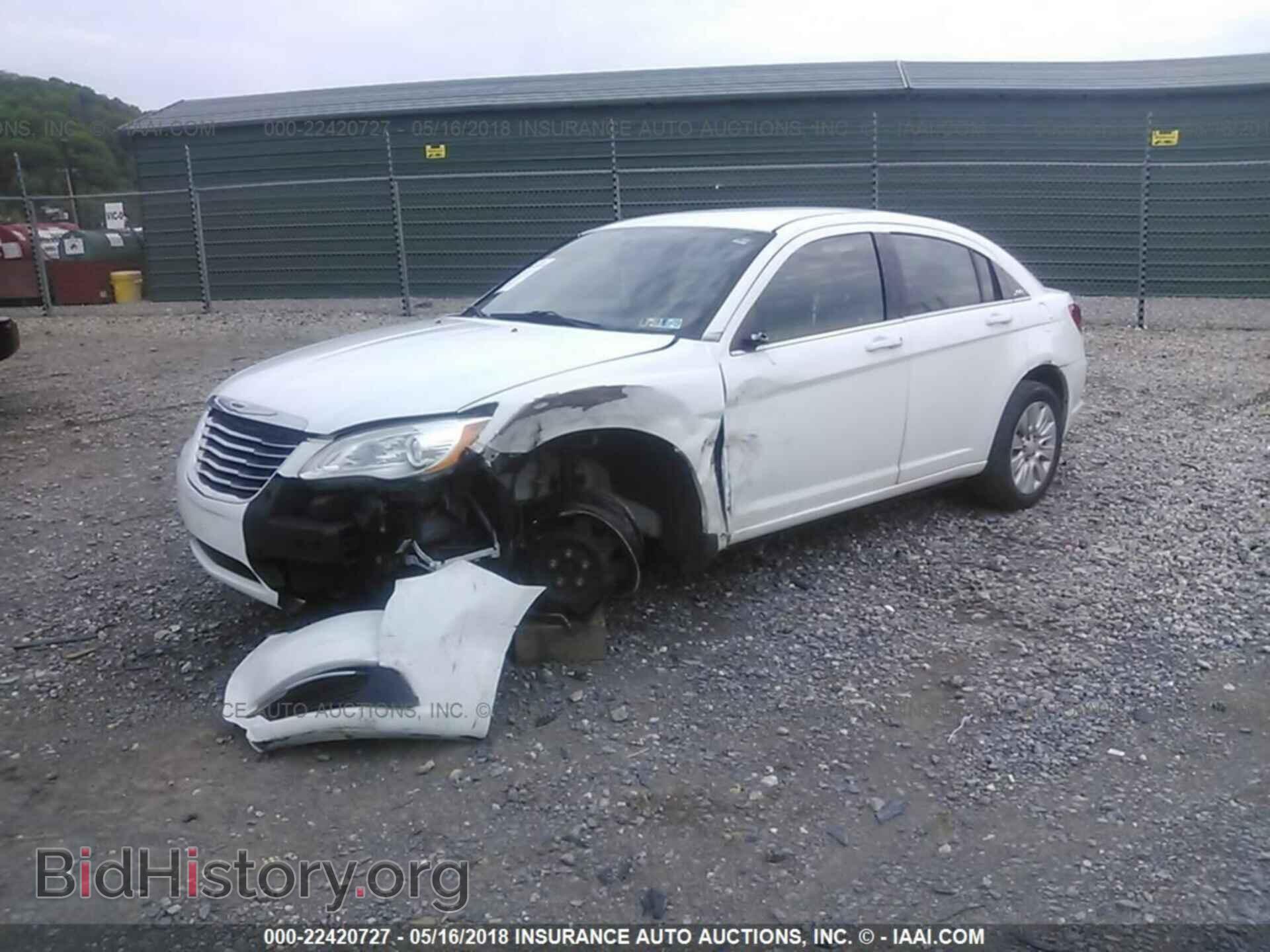 2013 Chrysler 200 - VIN: 1C3CCBABXDN624126 - Photo 2