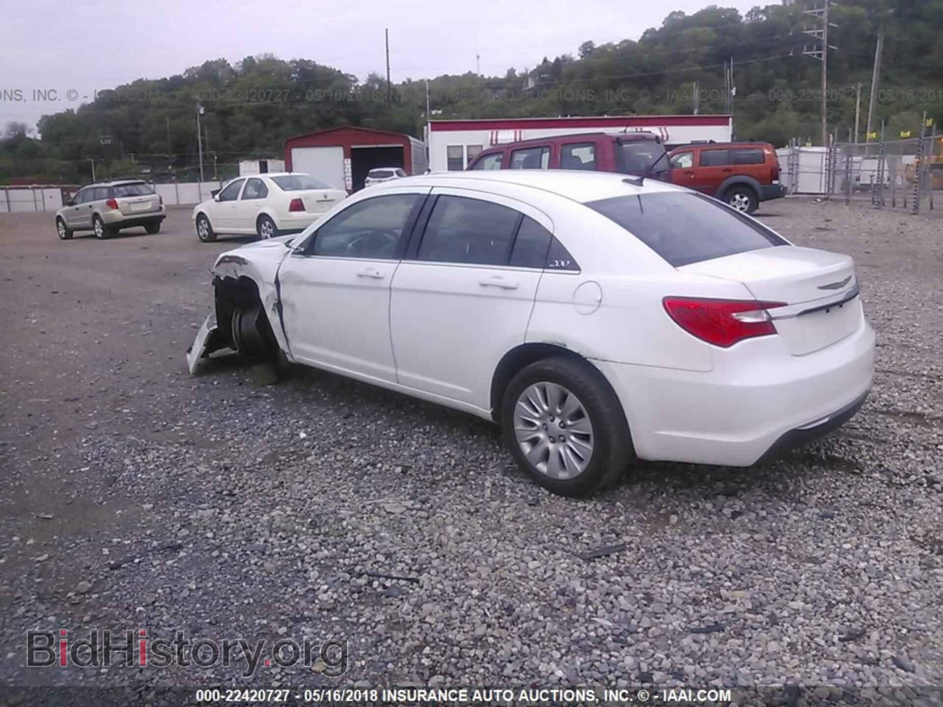 2013 Chrysler 200 - VIN: 1C3CCBABXDN624126 - Photo 3
