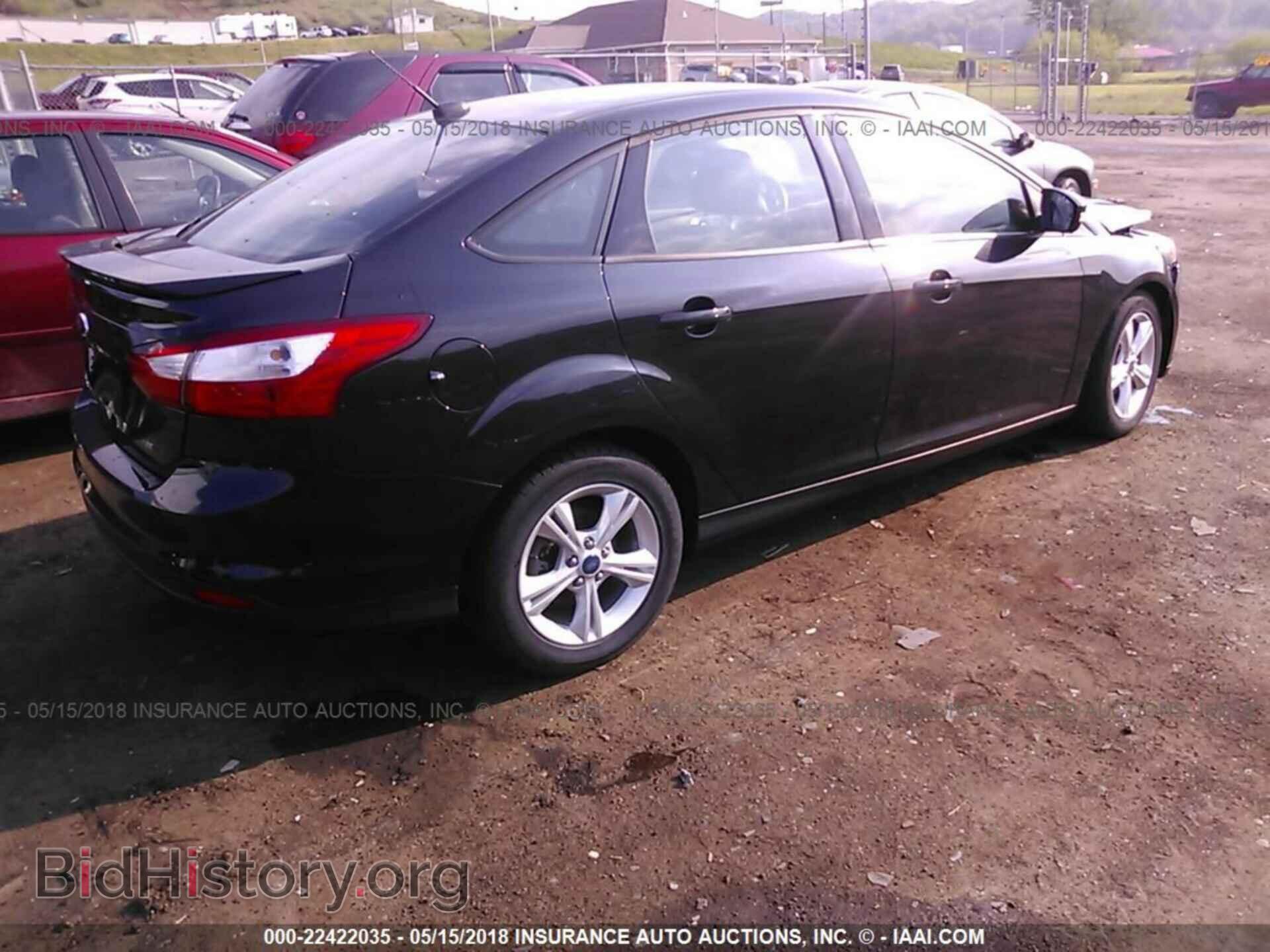 2012 Ford Focus - VIN: 1FAHP3F2XCL304048 - Photo 4
