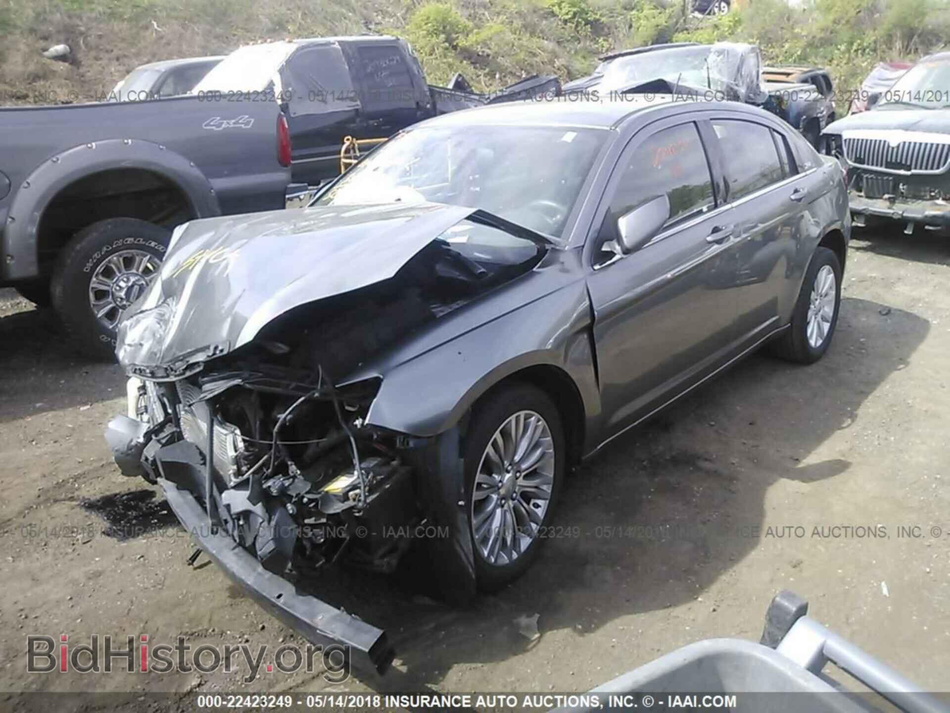 2013 Chrysler 200 - VIN: 1C3CCBBB5DN553495 - Photo 2