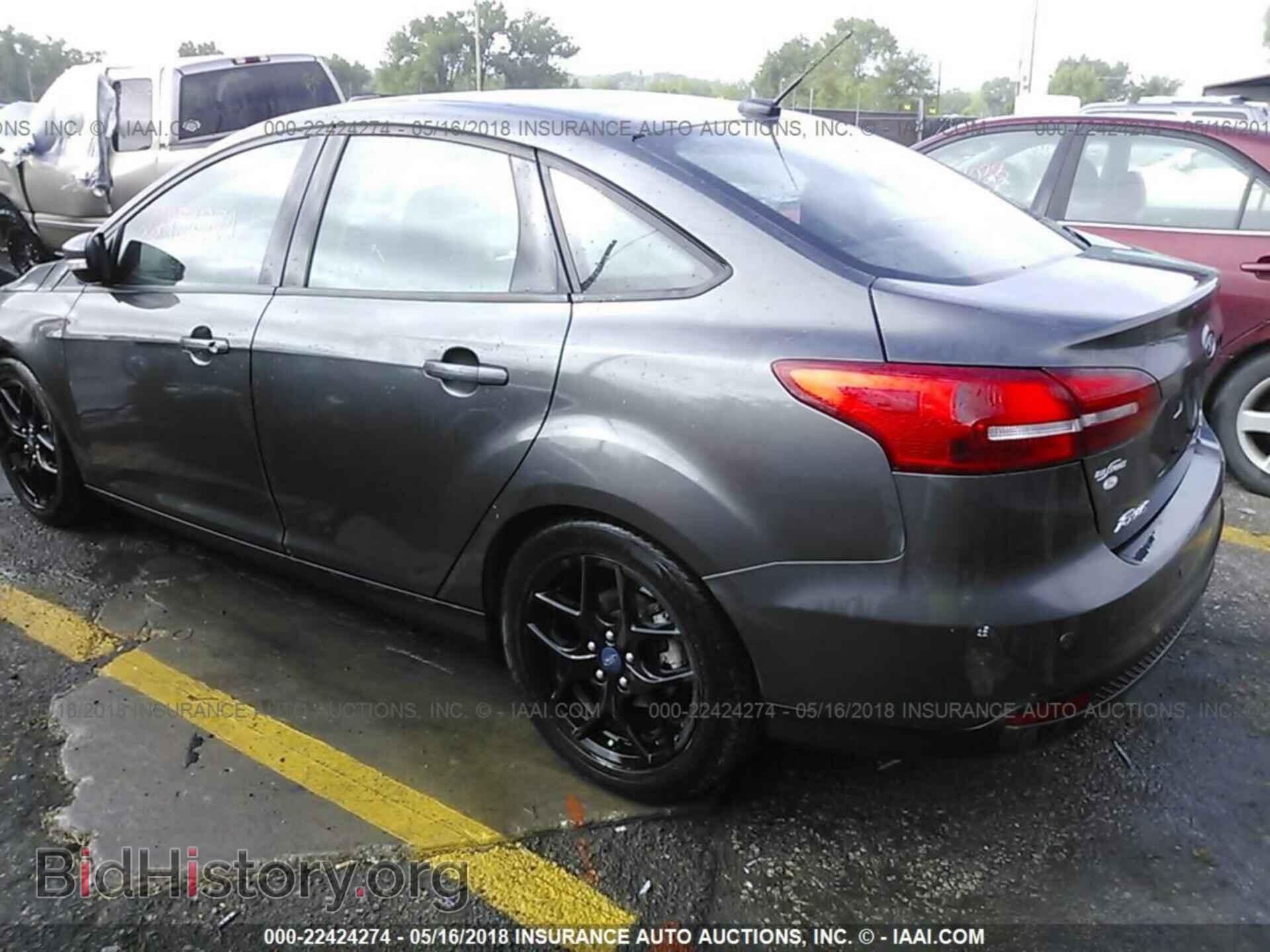 2016 Ford Focus - VIN: 1FADP3F28GL311827 - Photo 3