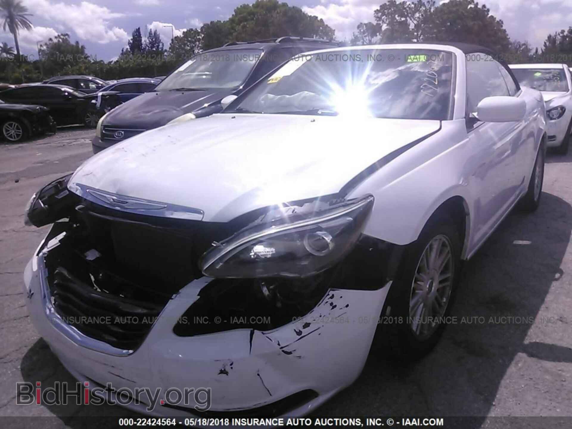 2013 Chrysler 200 - VIN: 1C3BCBGG7DN712047 - Photo 2