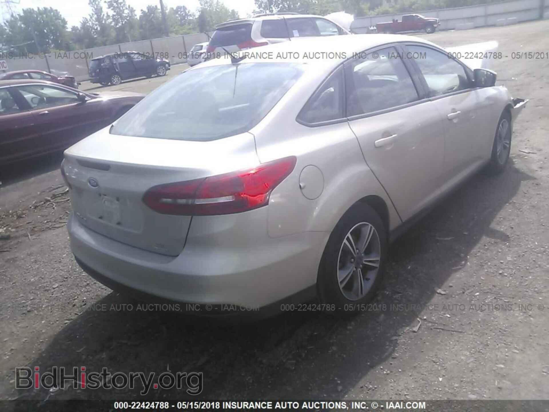 2018 Ford Focus - VIN: 1FADP3FE9JL203184 - Фото 4