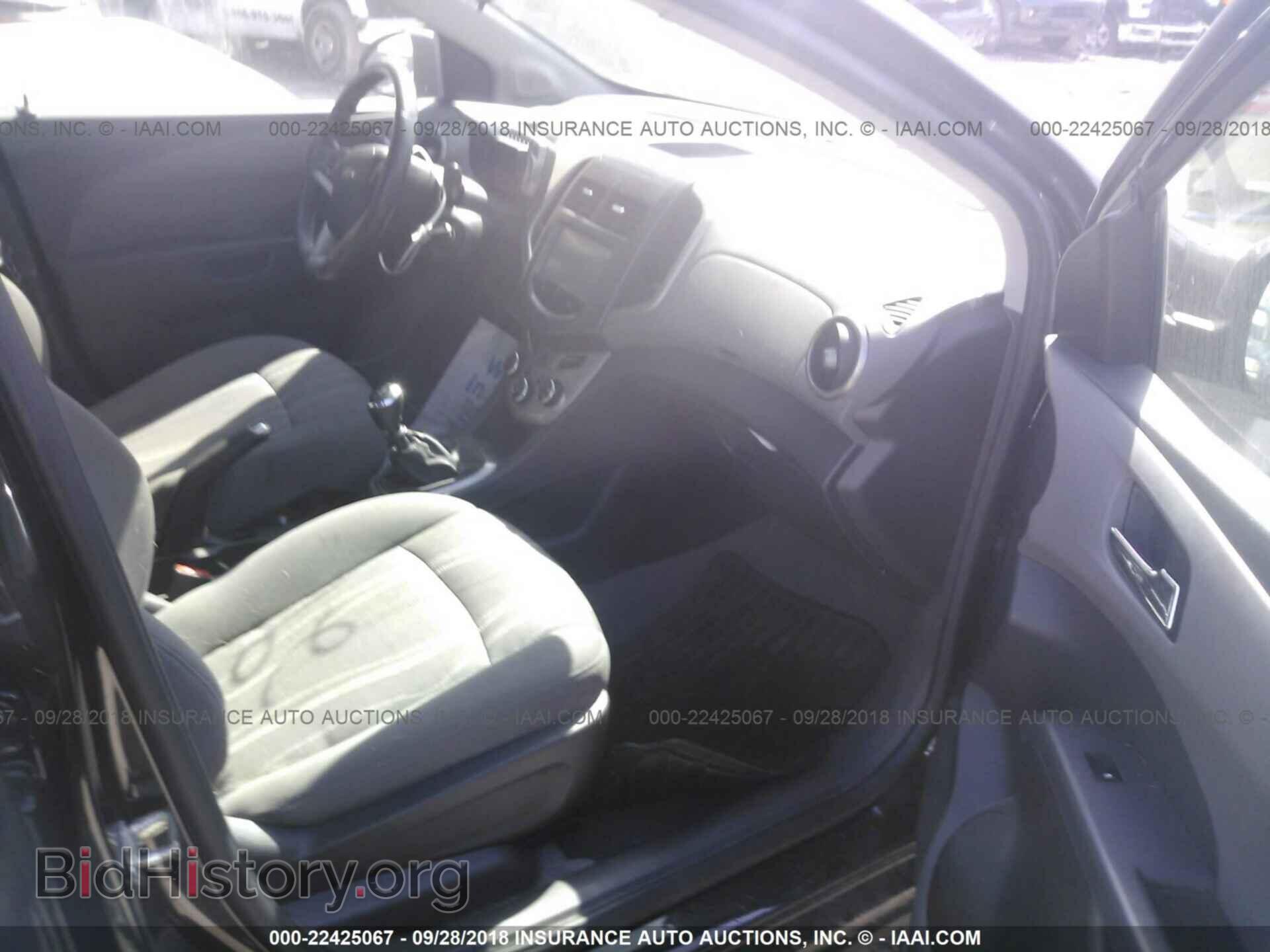2015 Chevrolet Sonic - VIN: 1G1JD6SH1F4150689 - Photo 5