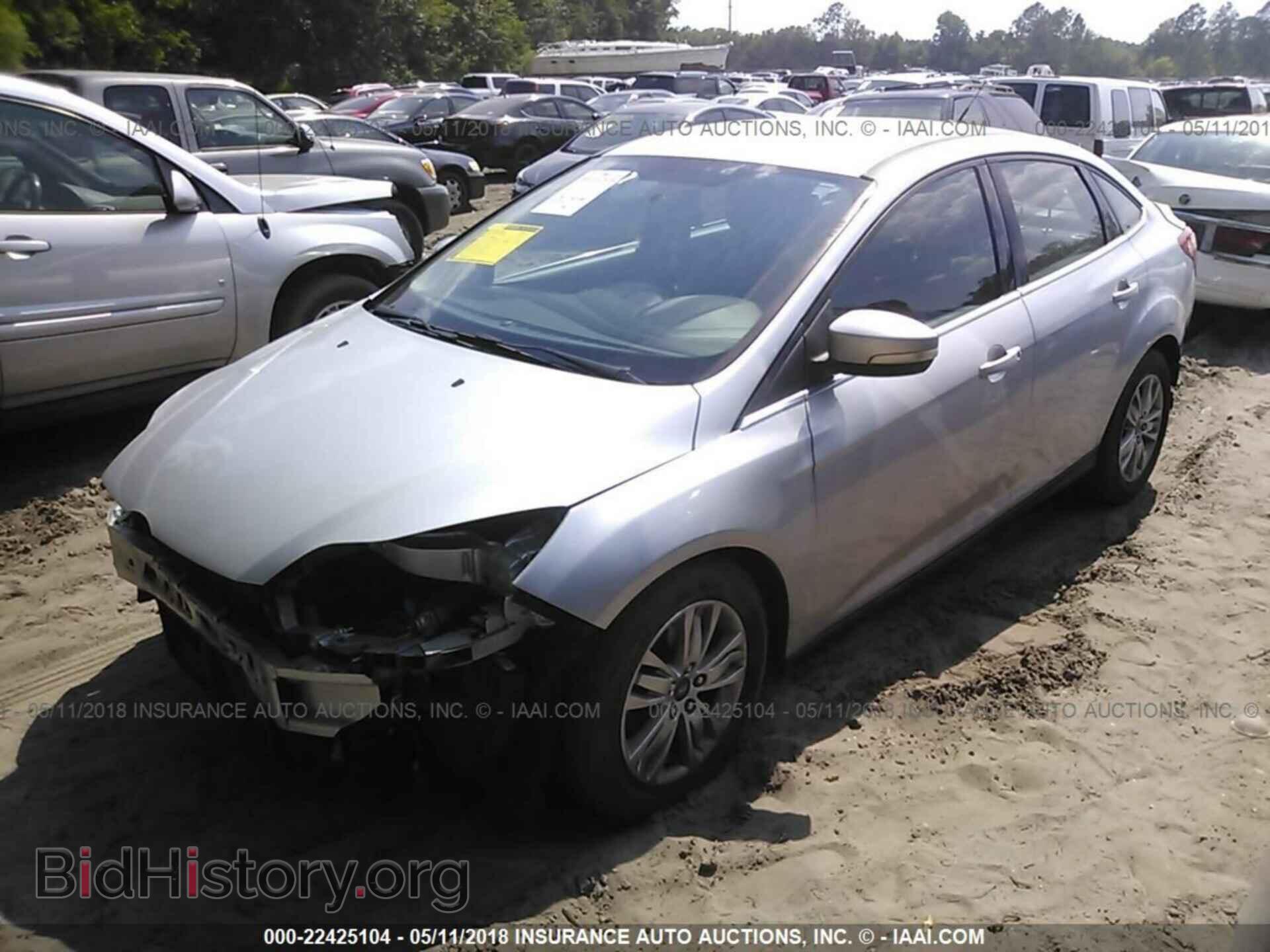 2012 Ford Focus - VIN: 1FAHP3H25CL404636 - Photo 2