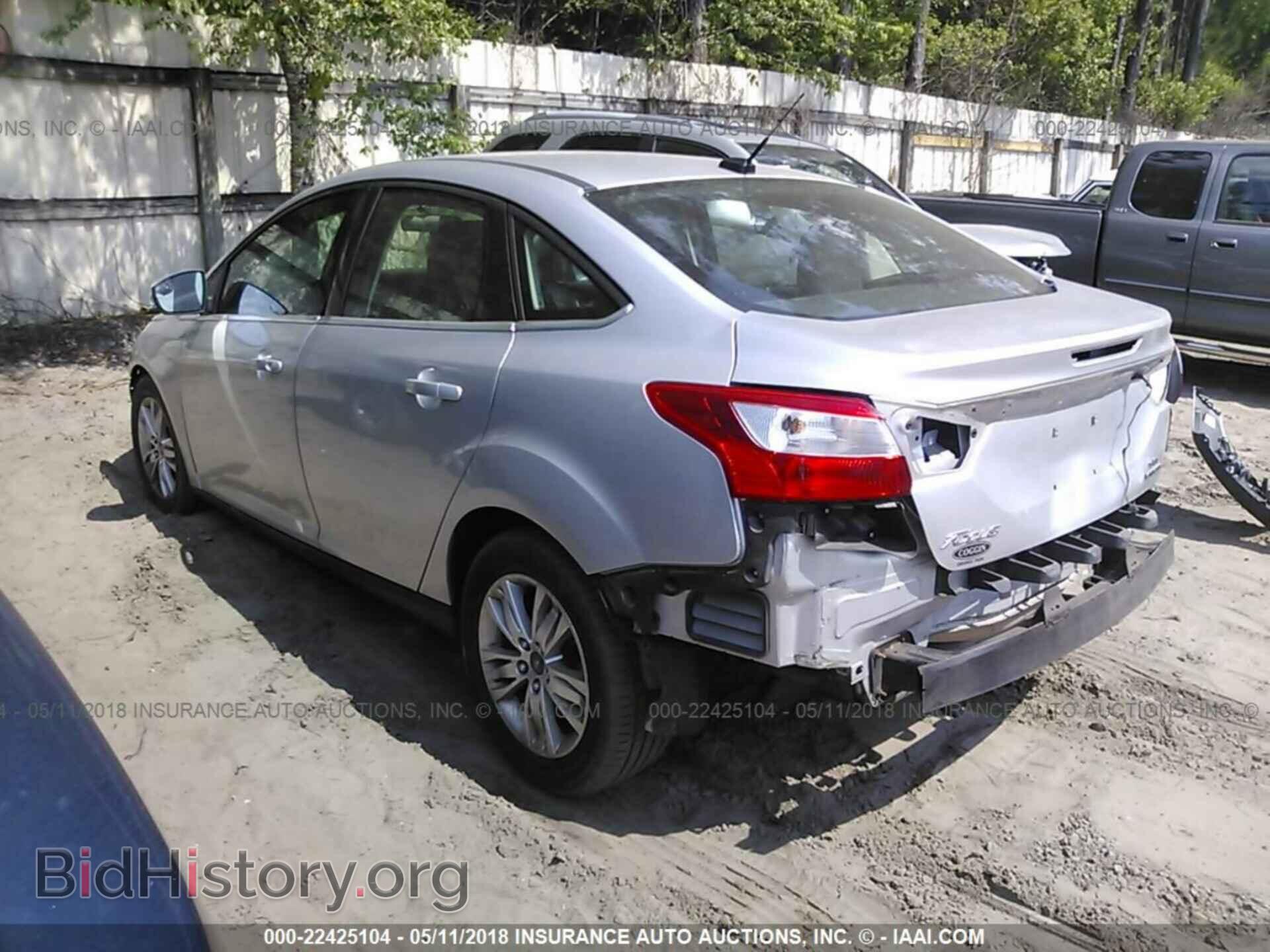 2012 Ford Focus - VIN: 1FAHP3H25CL404636 - Photo 3