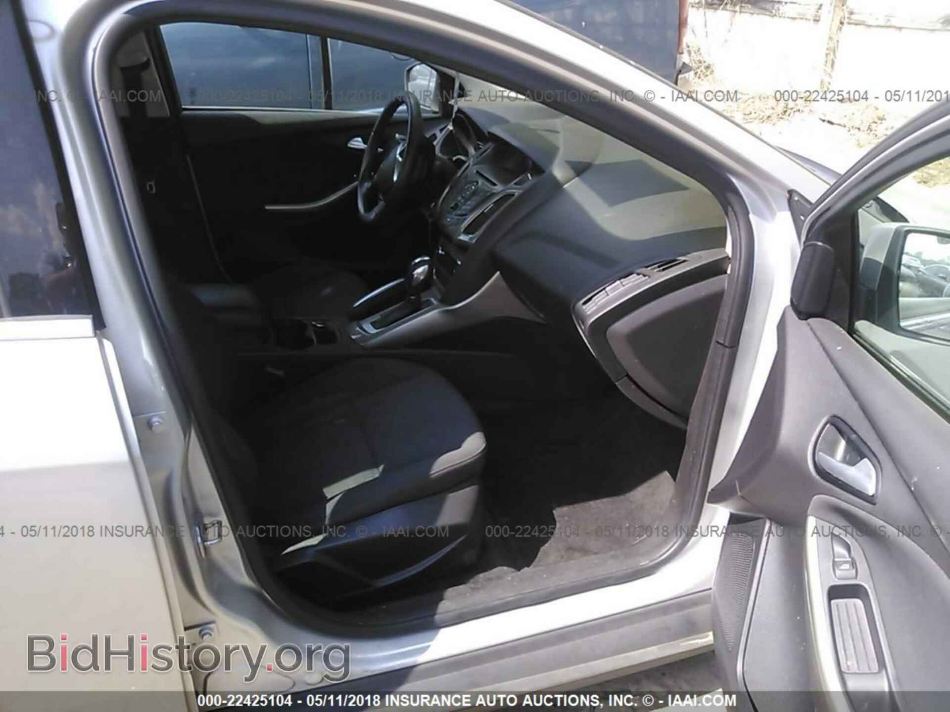 2012 Ford Focus - VIN: 1FAHP3H25CL404636 - Photo 5